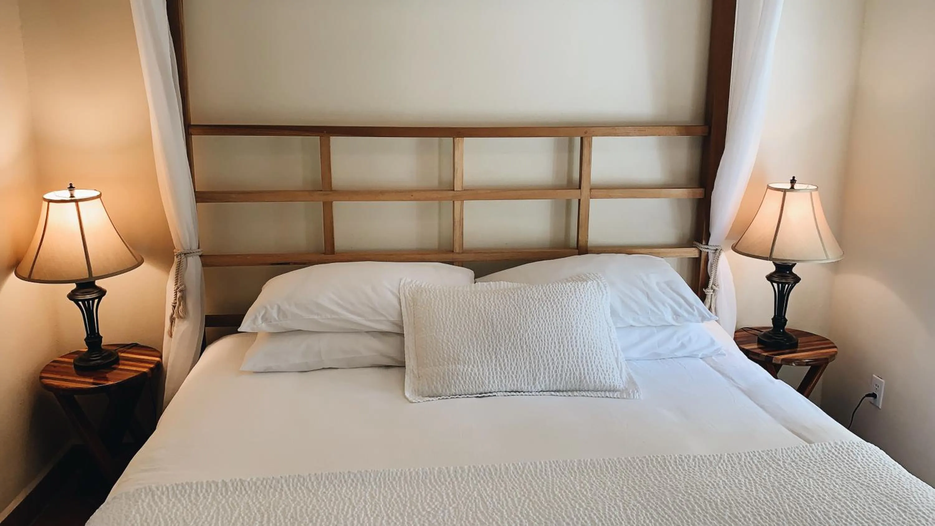 Bedroom, Bed in Caye Casa