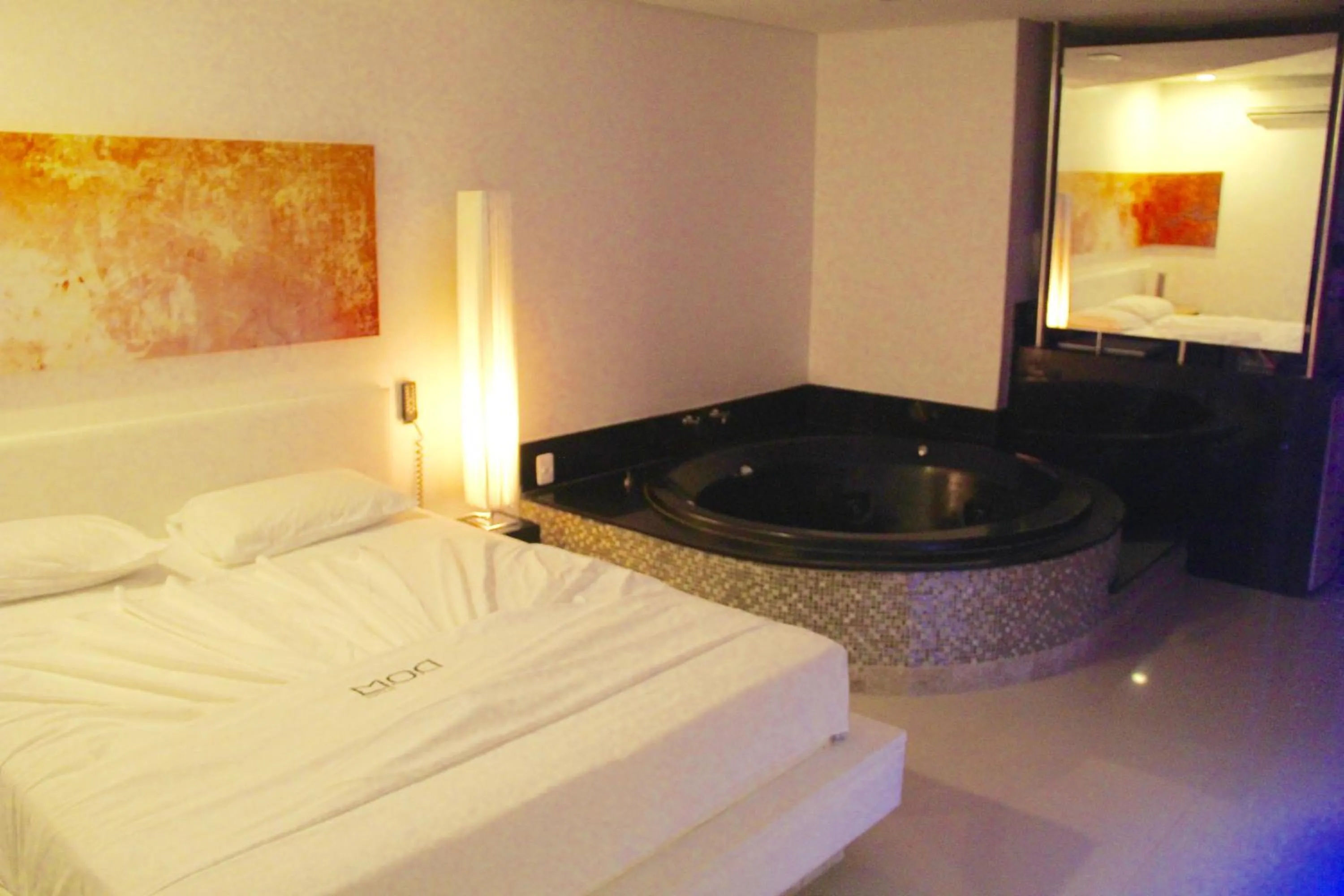 DOM Suites motel (Adult Only)