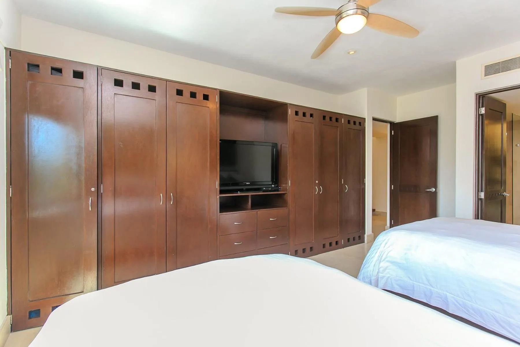 3-Level Condo with a Private Balcony & Rooftop Lounge