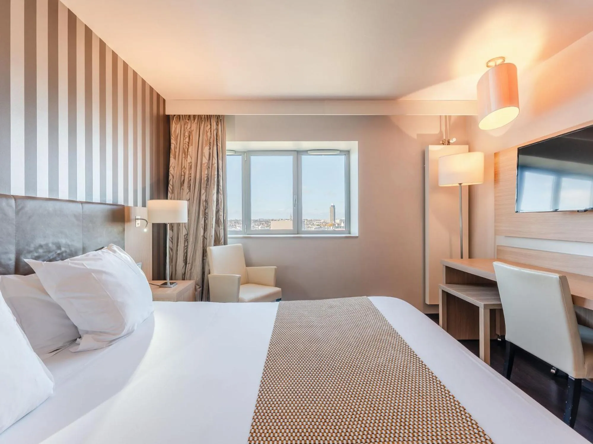 Bedroom, Bed in Residhome Nantes Berges De La Loire