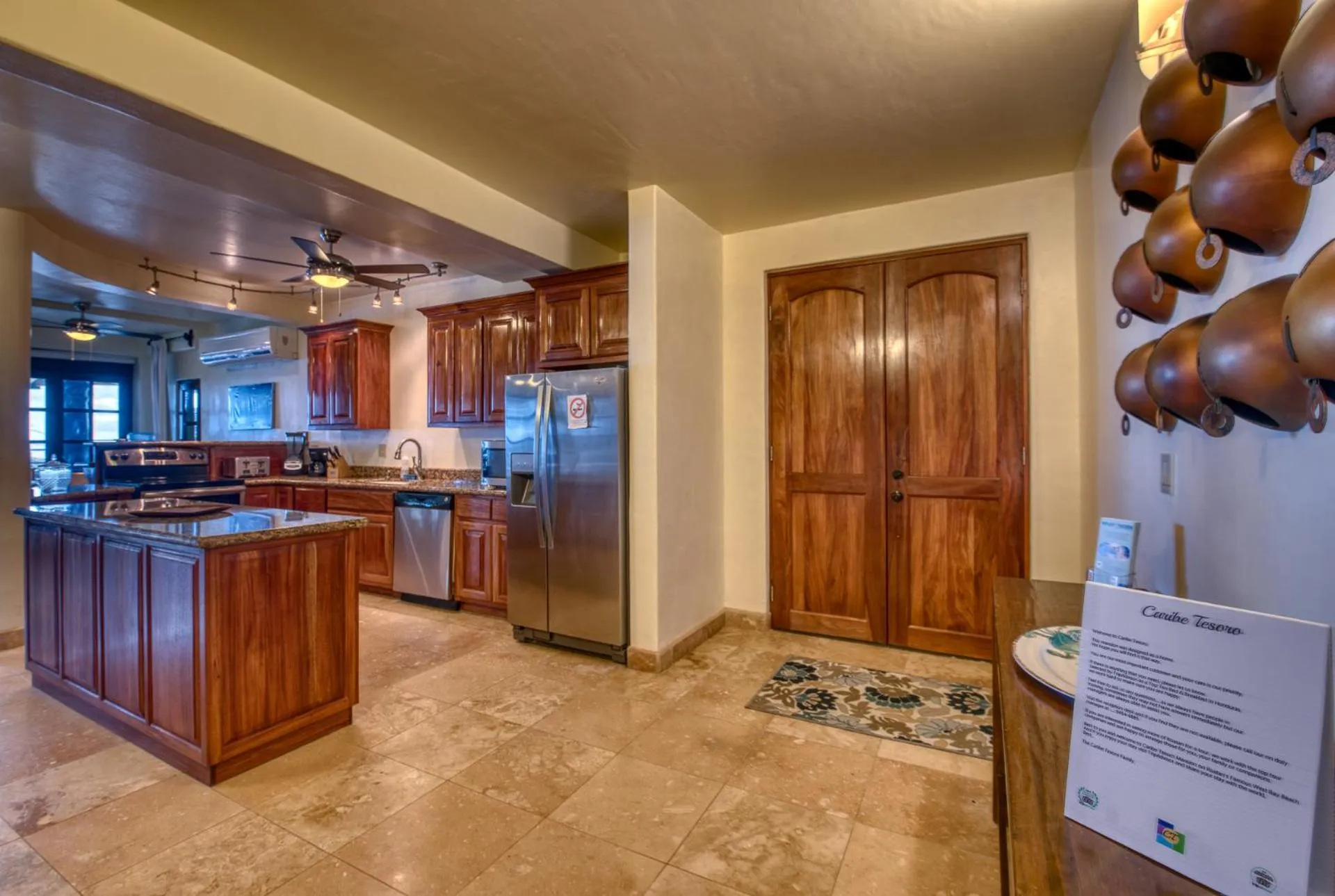 Kitchen or kitchenette in Caribe Tesoro