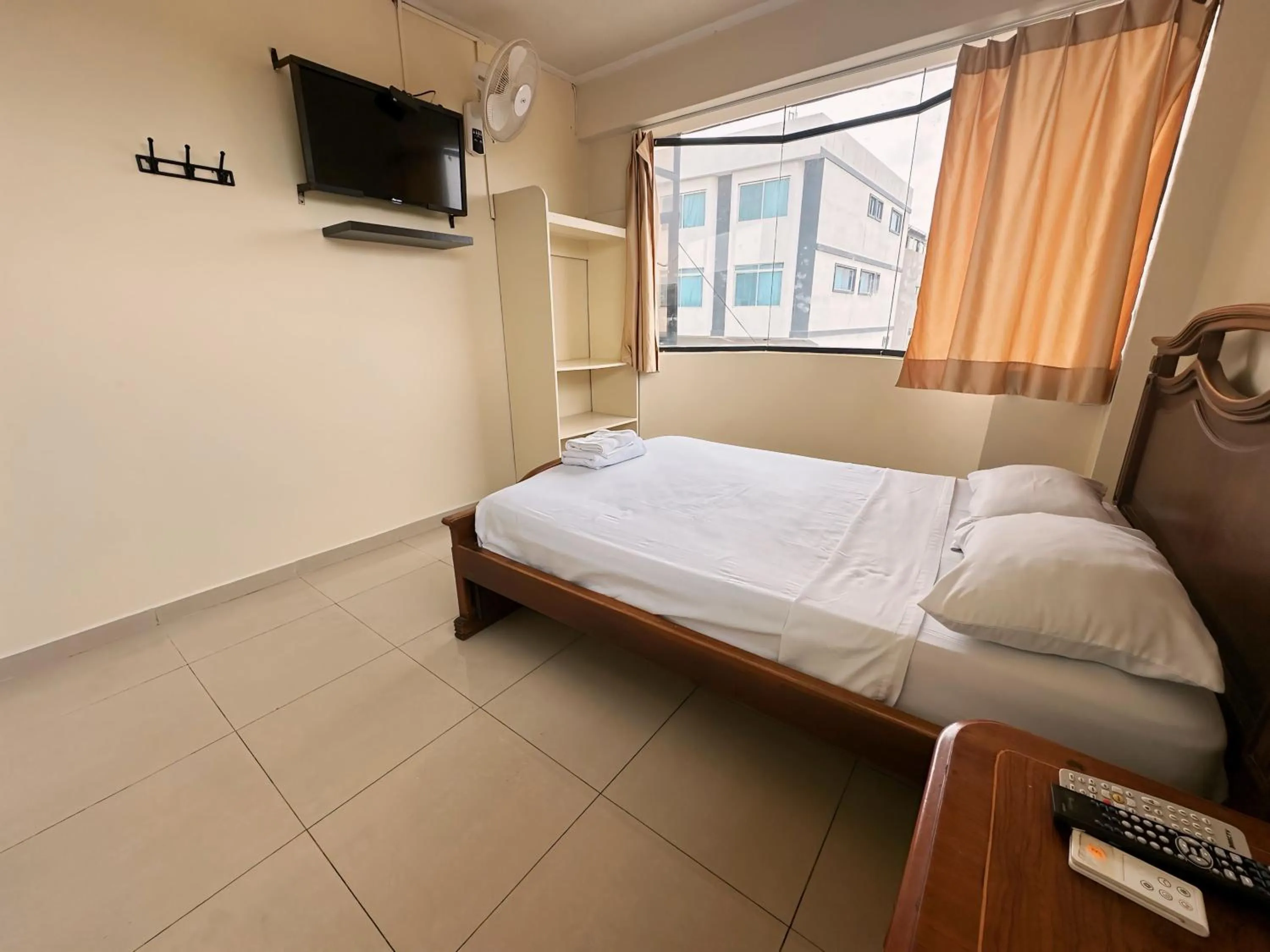 TV and multimedia, Bed in Hostal Posada Del Sol