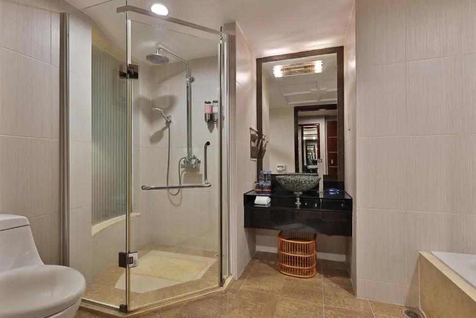 Bathroom in Shunde Grand View Hotel