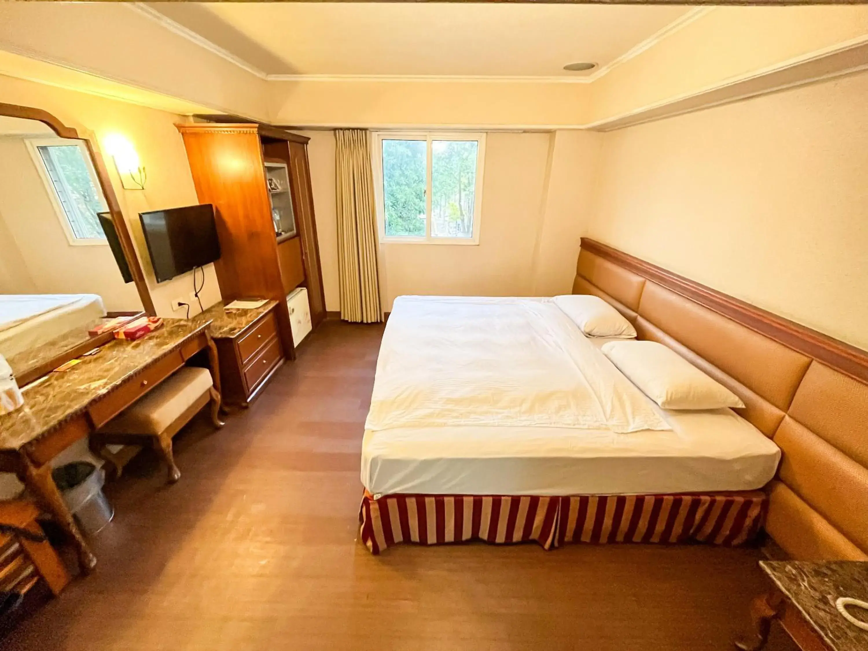 Bed in Spring Art Hotel Bed in Spring Art Hotel