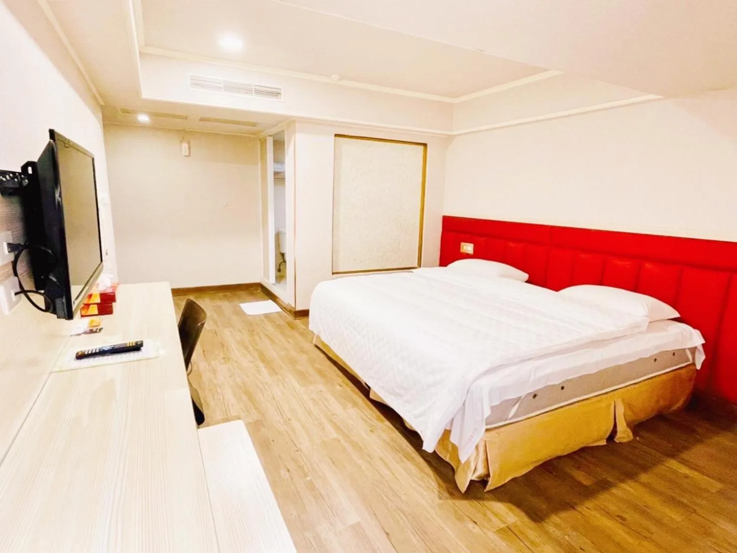 Bed in Spring Art Hotel