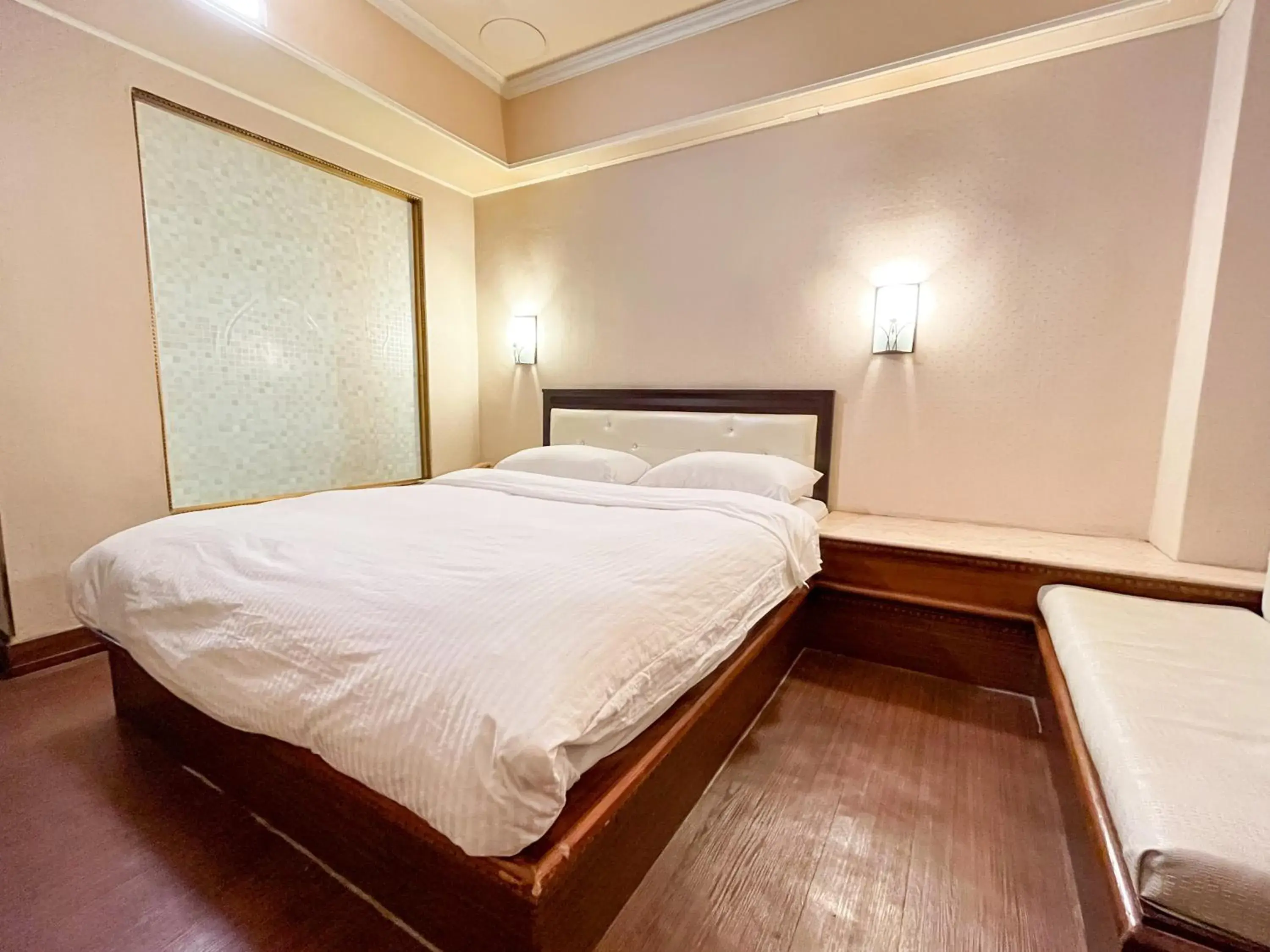 Bed in Spring Art Hotel Bed in Spring Art Hotel