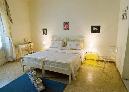 Photo of the whole room, Bed in Bed & Bed Peterson