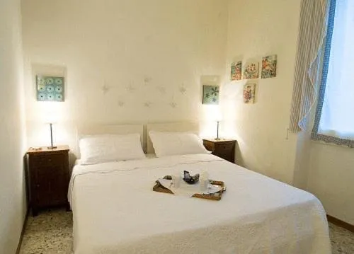 Photo of the whole room, Bed in Bed & Bed Peterson