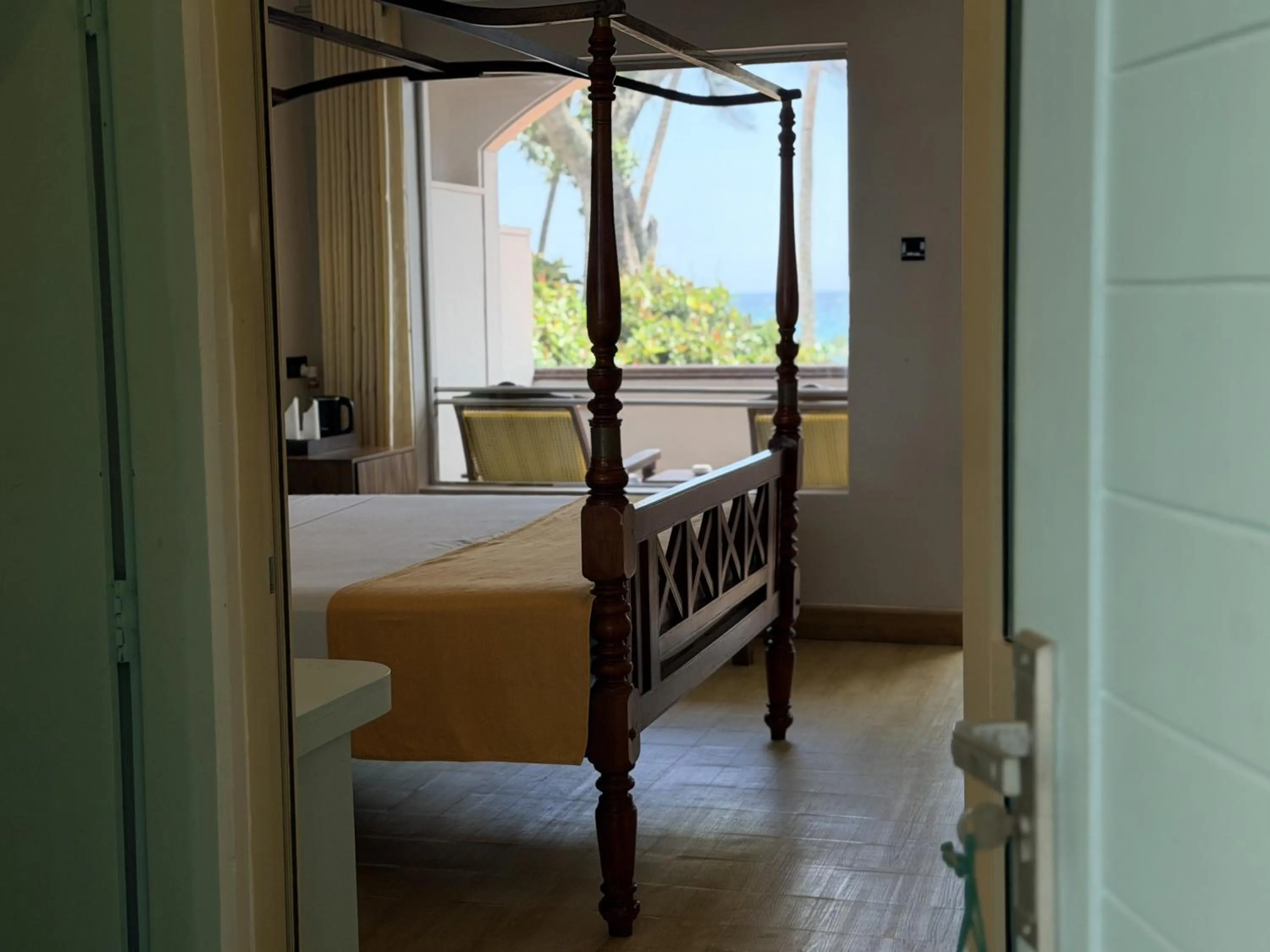 Bed in Sri Gemunu Beach Resort