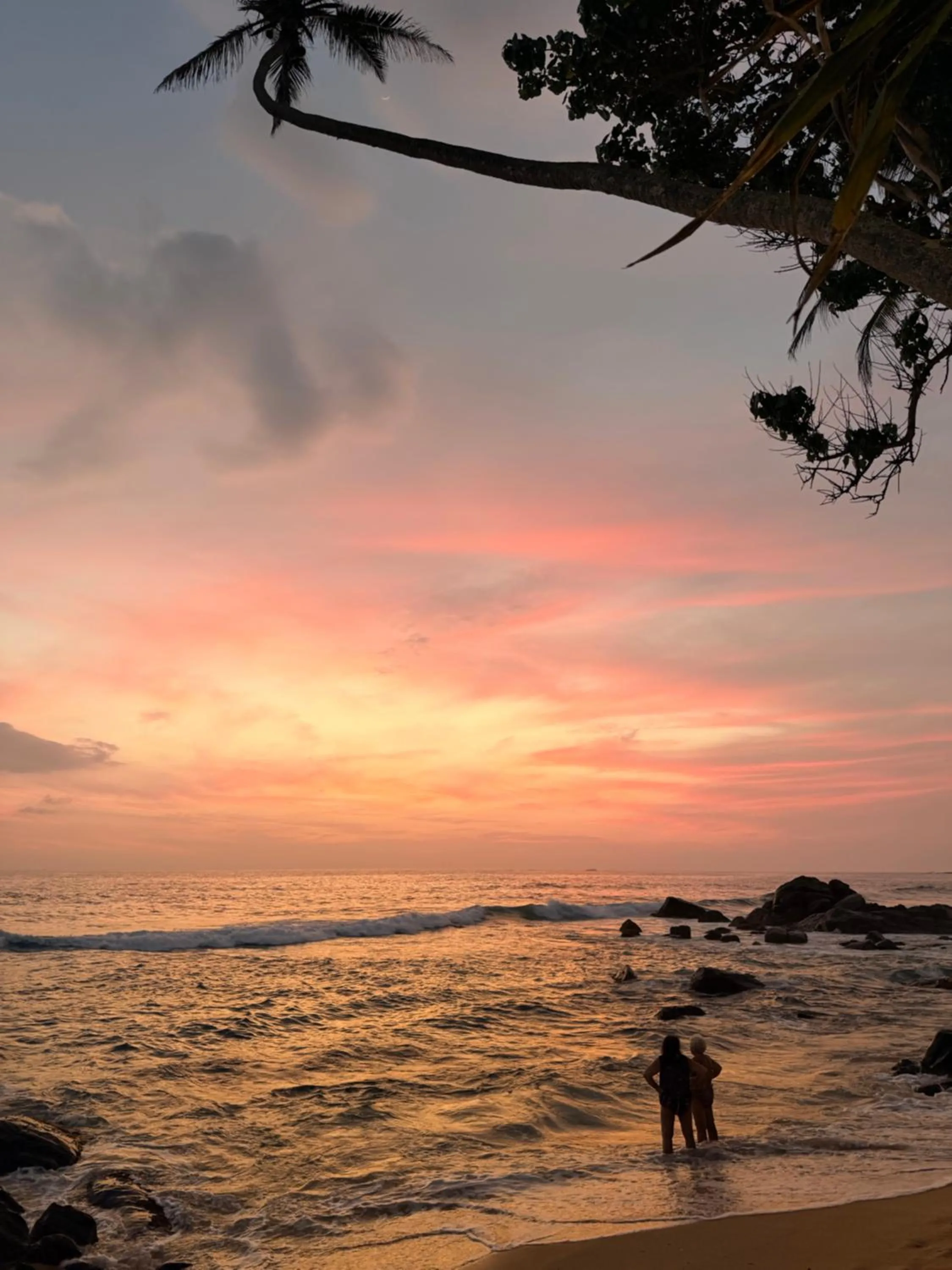 Beach in Sri Gemunu Beach Resort