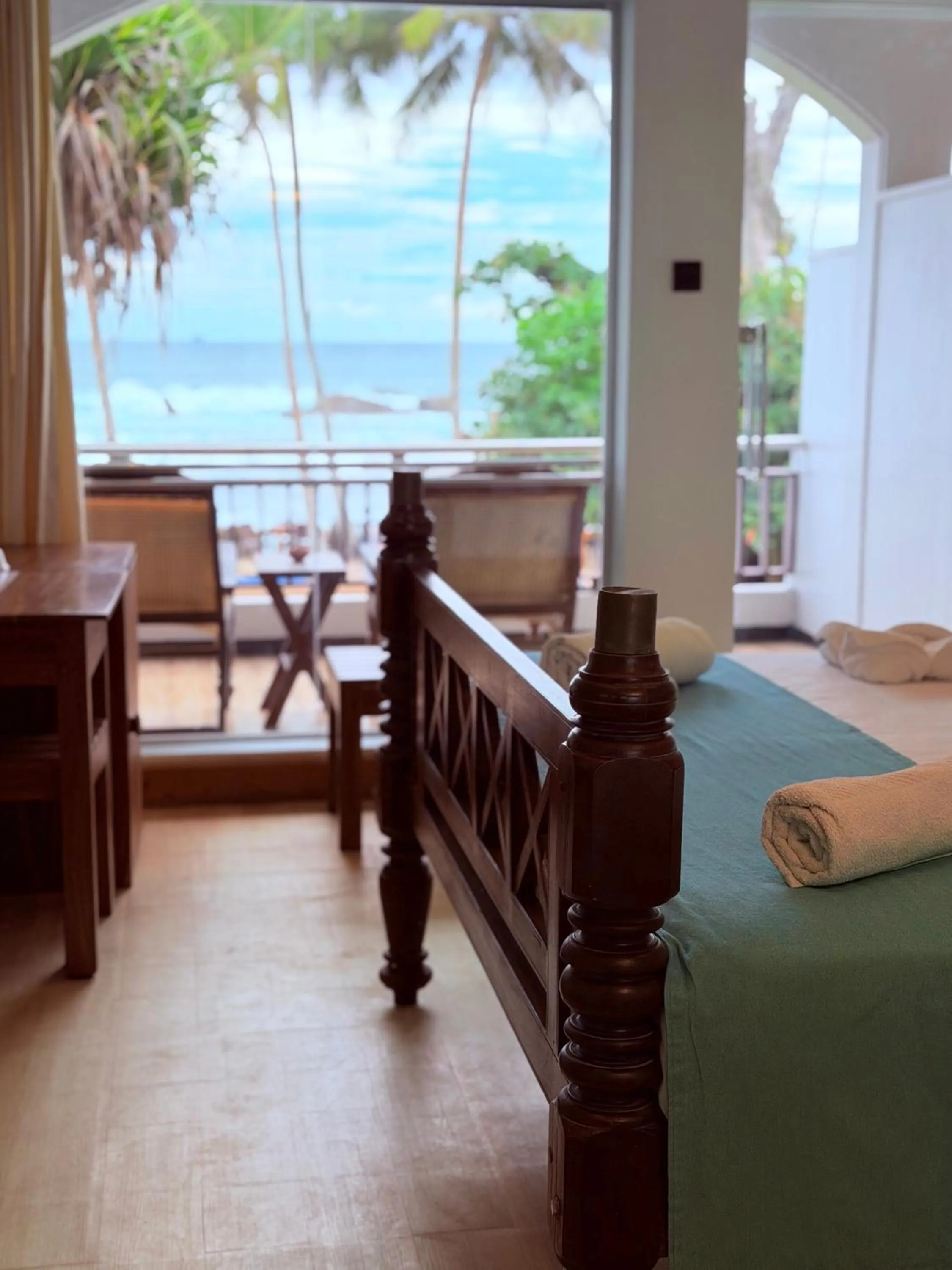 Bed in Sri Gemunu Beach Resort