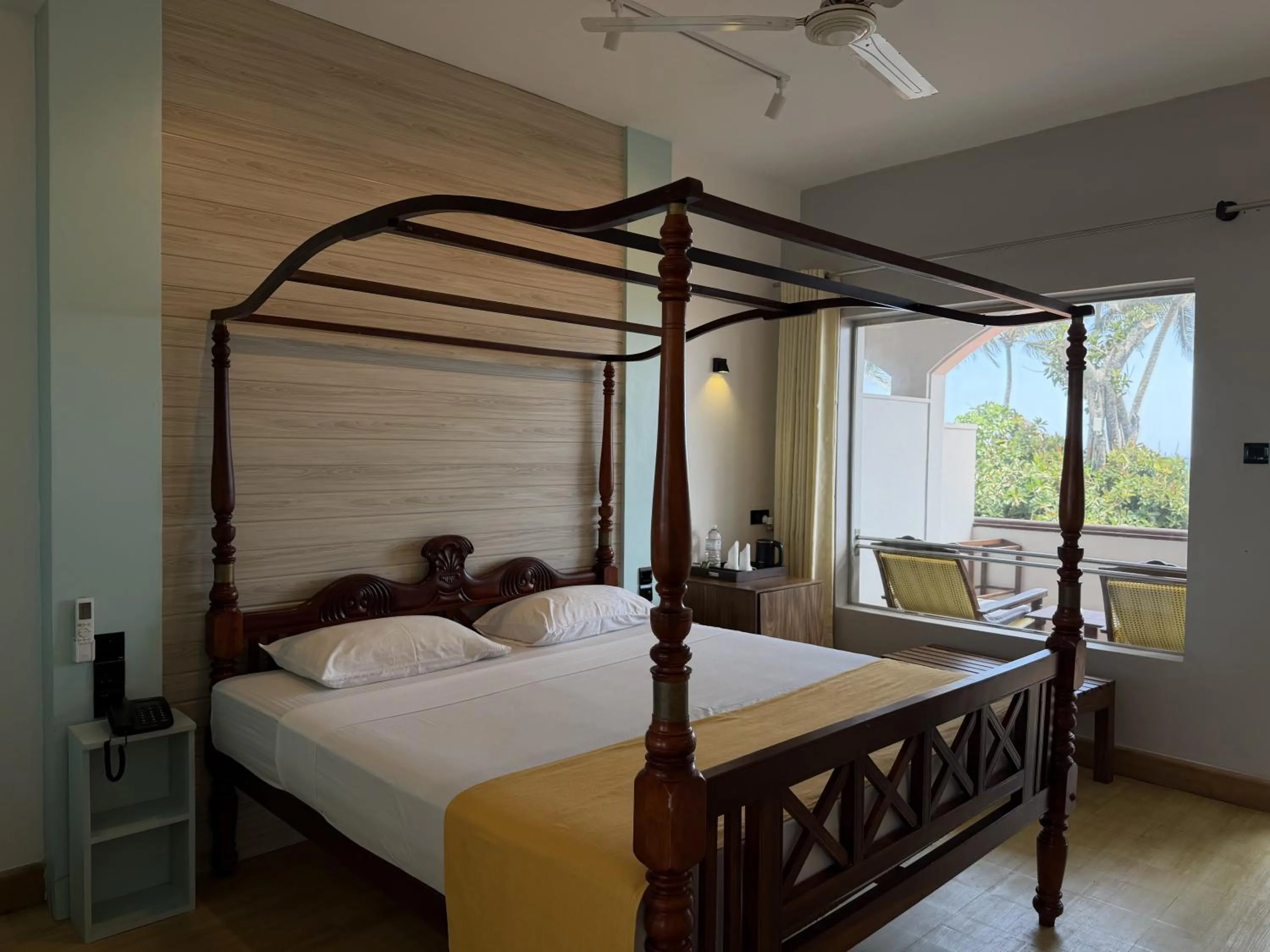 Bedroom, Bed in Sri Gemunu Beach Resort