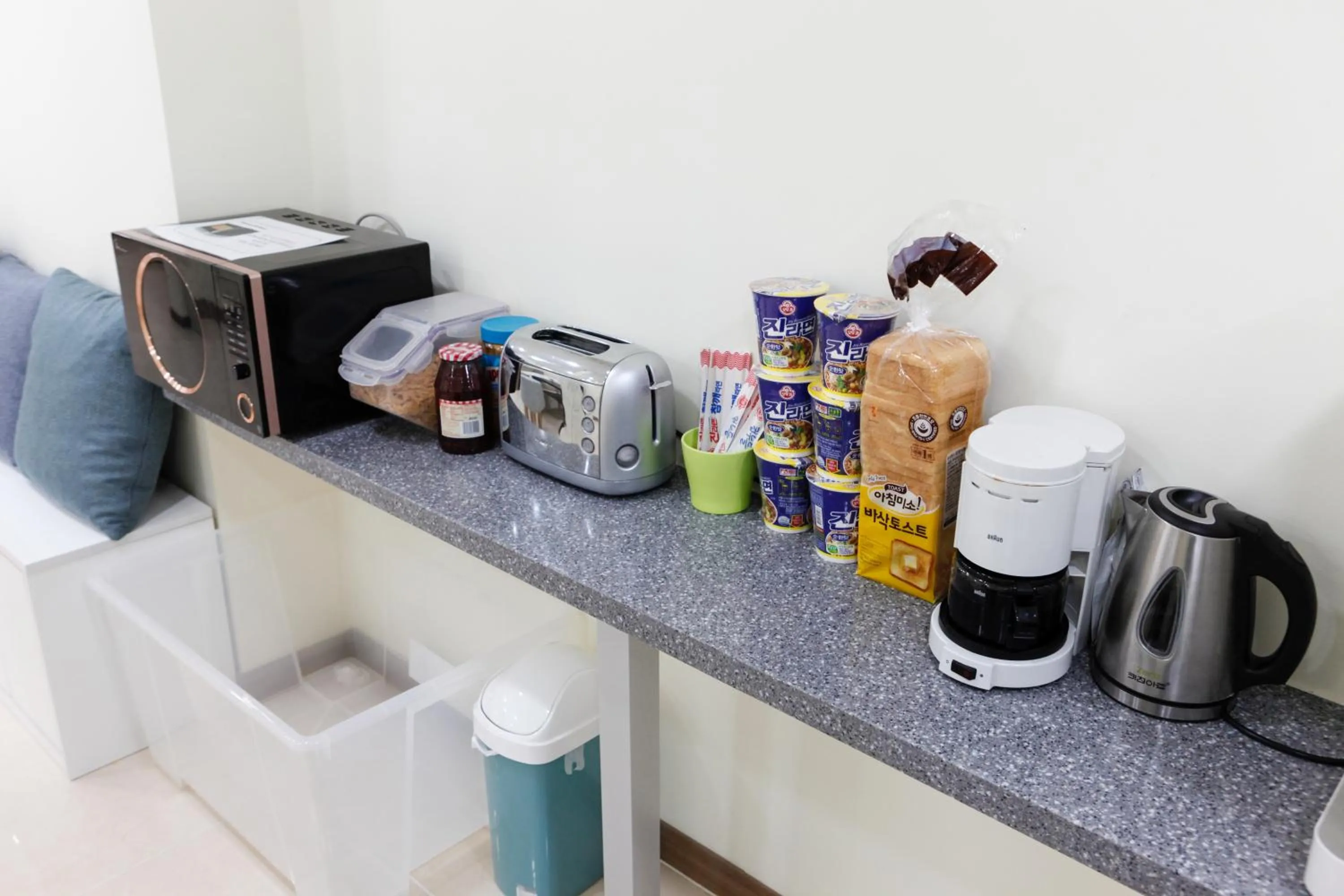 Breakfast in Namsan Gil House