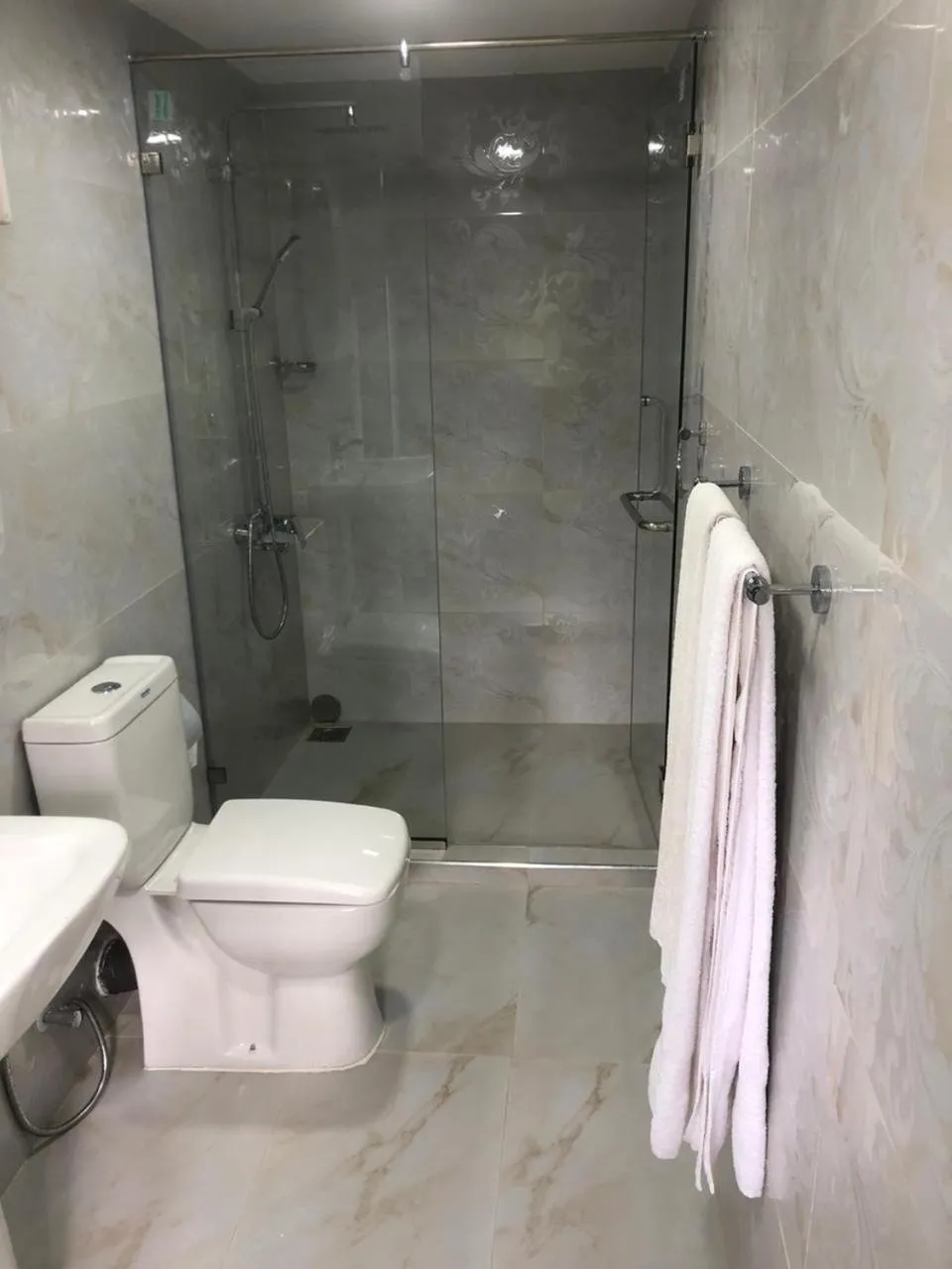 Bathroom in Panorama Green View Hotel Nuwara Eliya