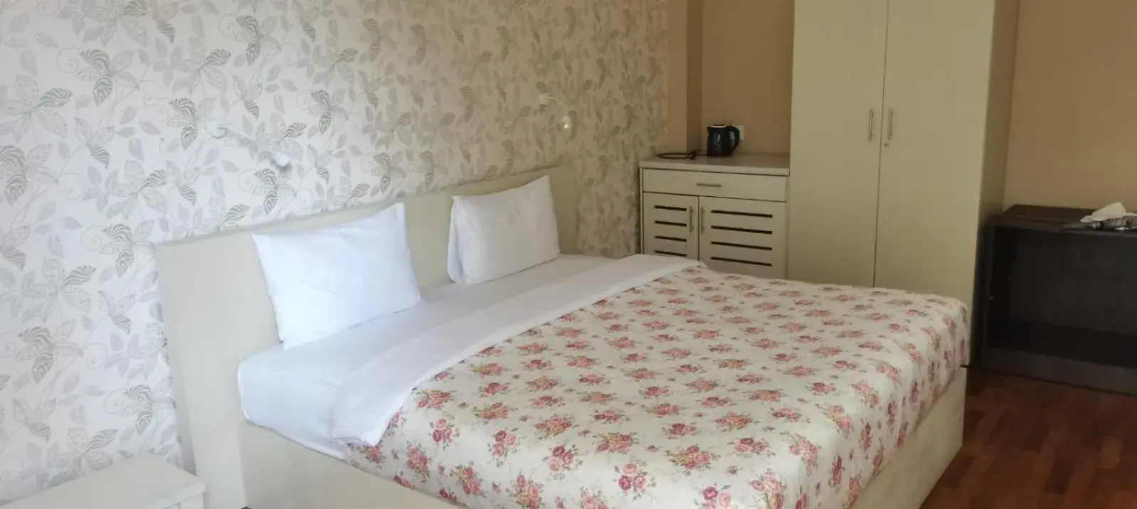 Photo of the whole room, Bed in Panorama Green View Hotel Nuwara Eliya Photo of the whole room, Bed in Panorama Green View Hotel Nuwara Eliya