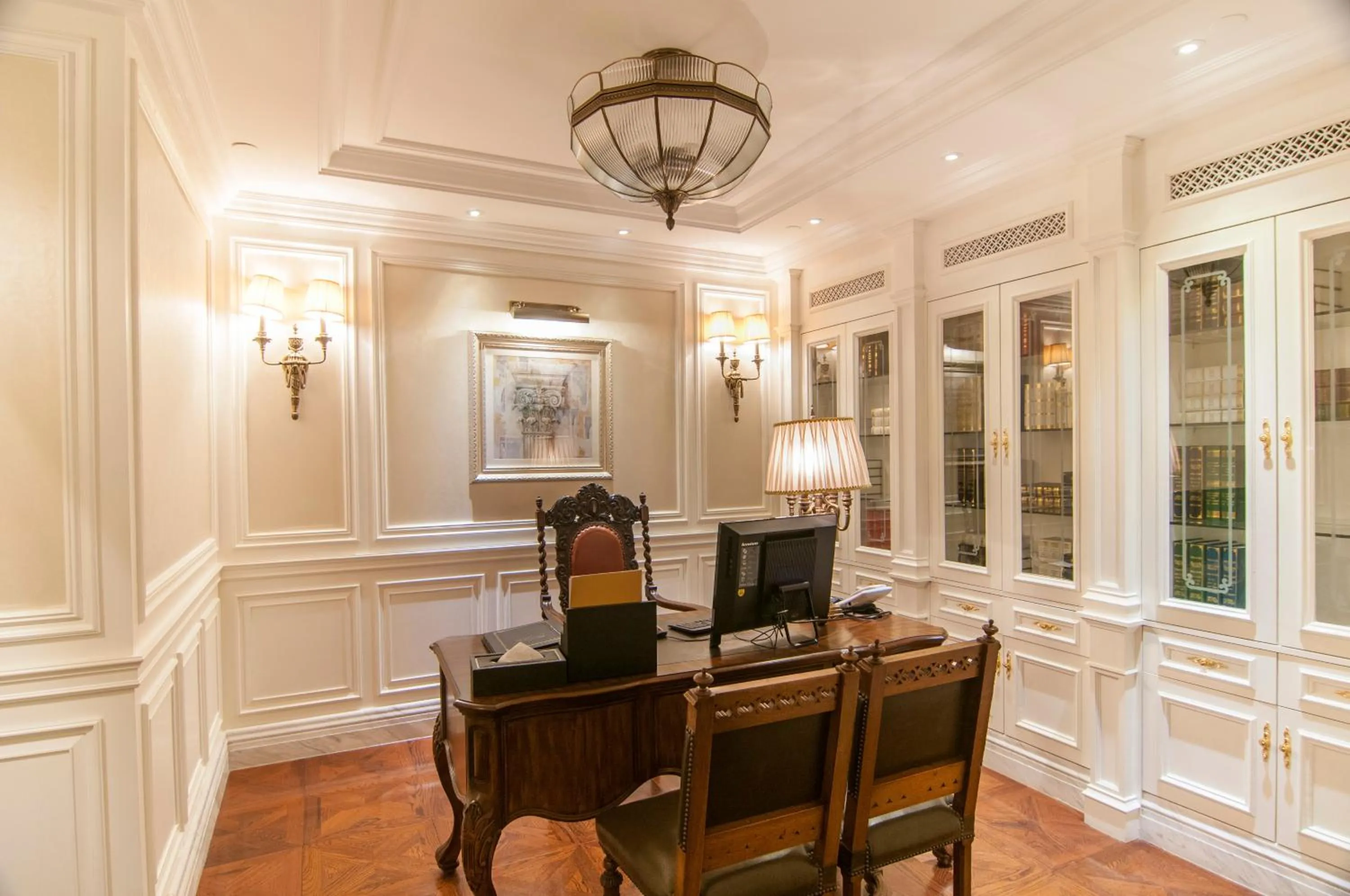 Seating area in Royal Grace Hotel Optics Valley Wuhan