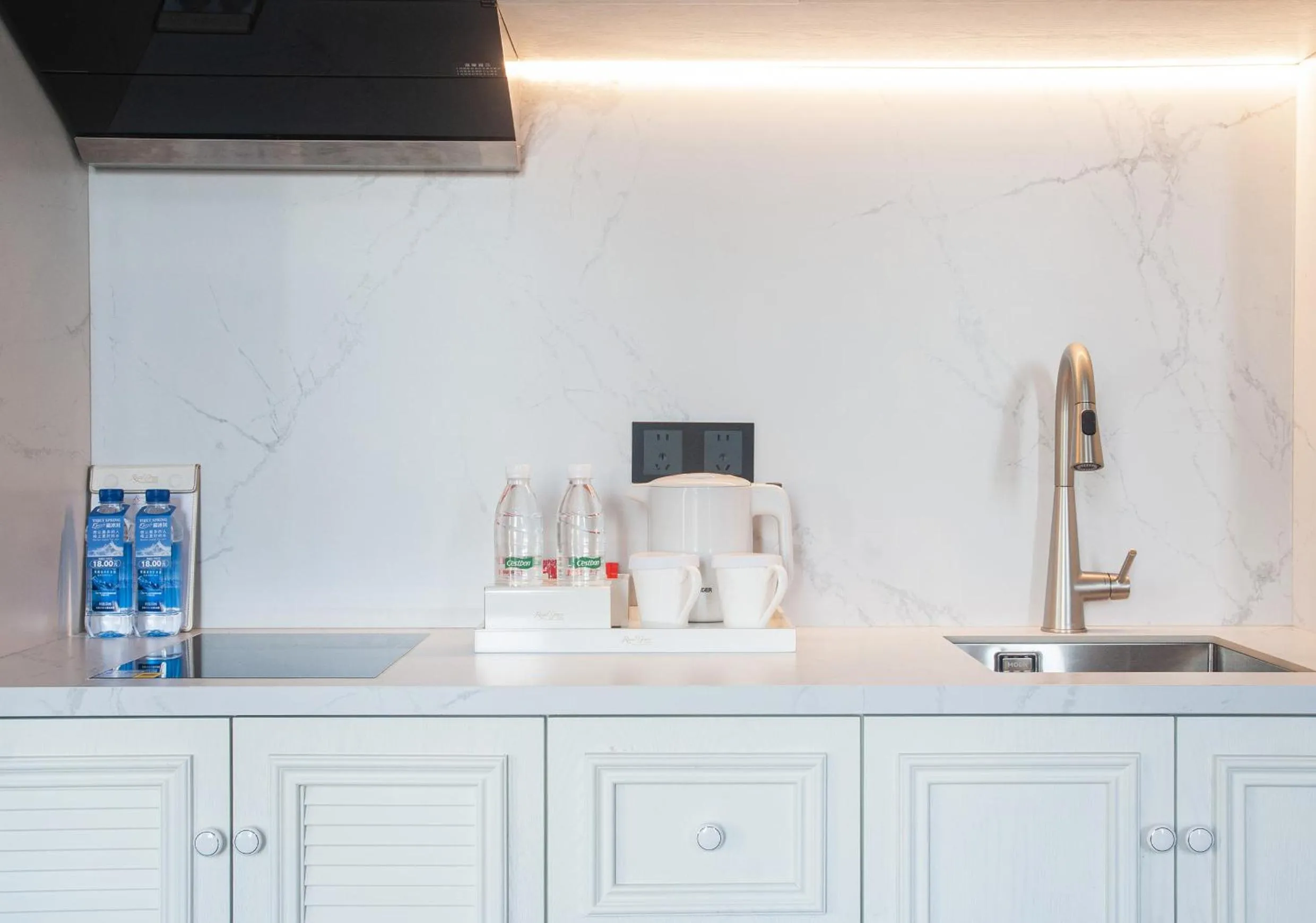 kitchen in Royal Grace Hotel Optics Valley Wuhan