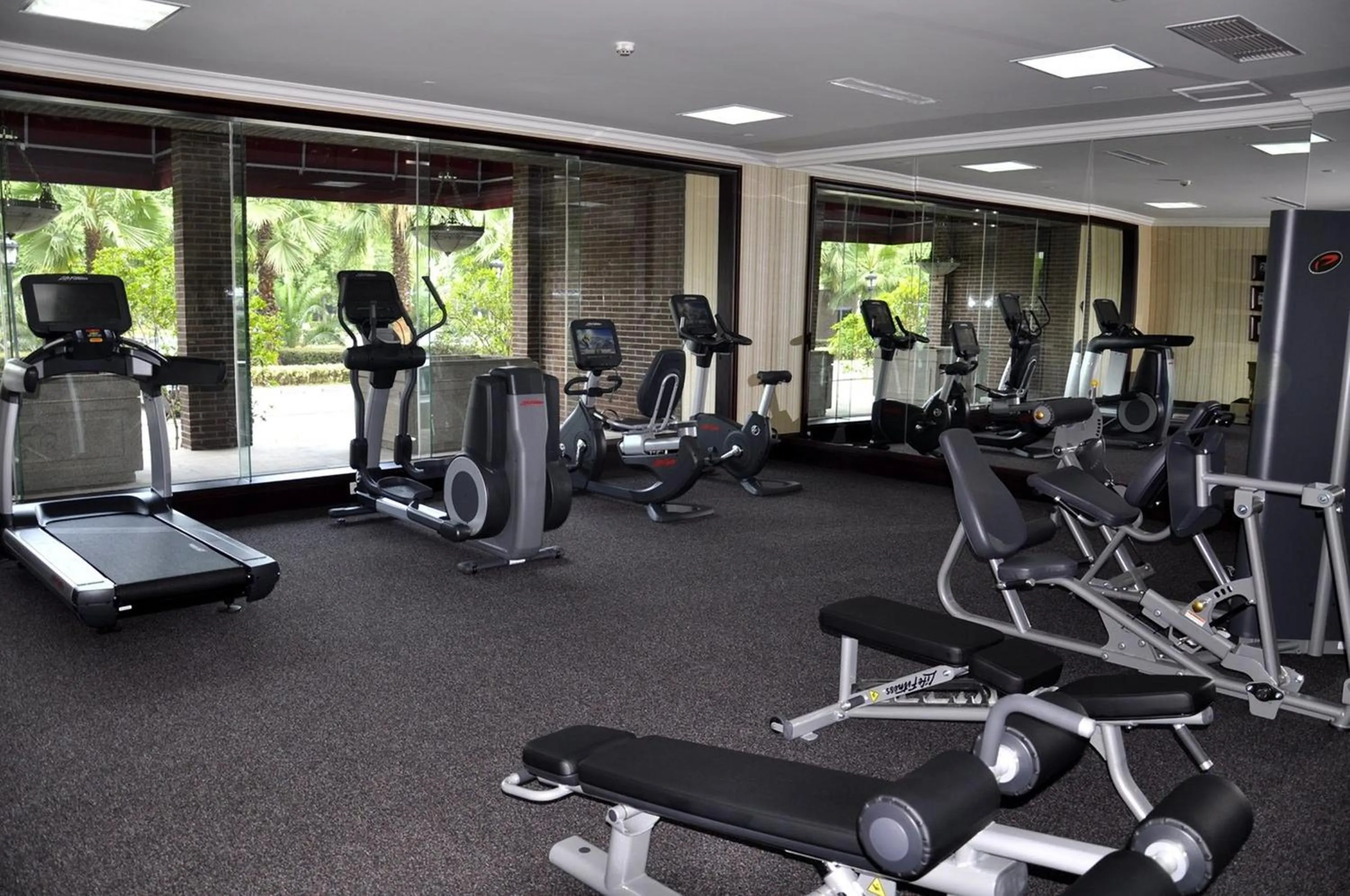 Fitness centre/facilities in Royal Grace Hotel Optics Valley Wuhan