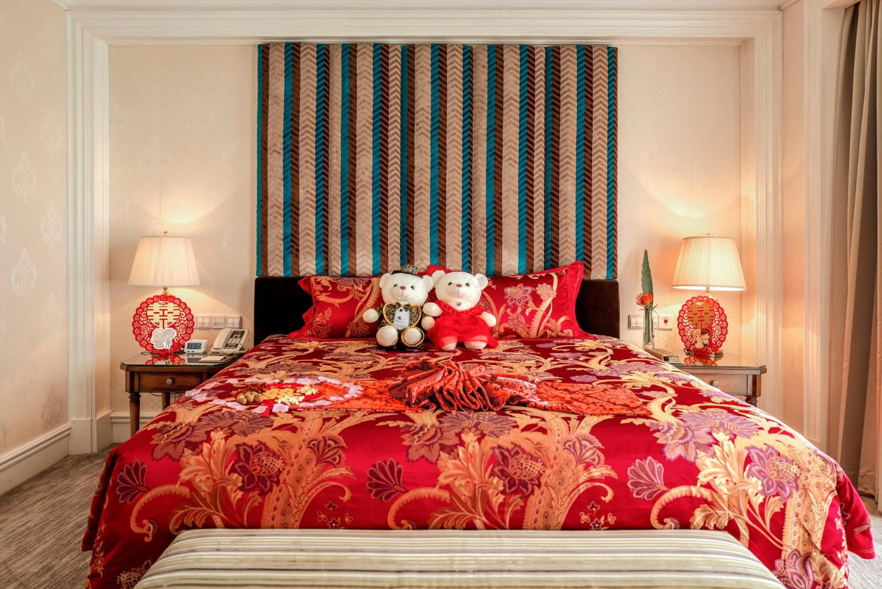 Photo of the whole room, Bed in Royal Grace Hotel Optics Valley Wuhan