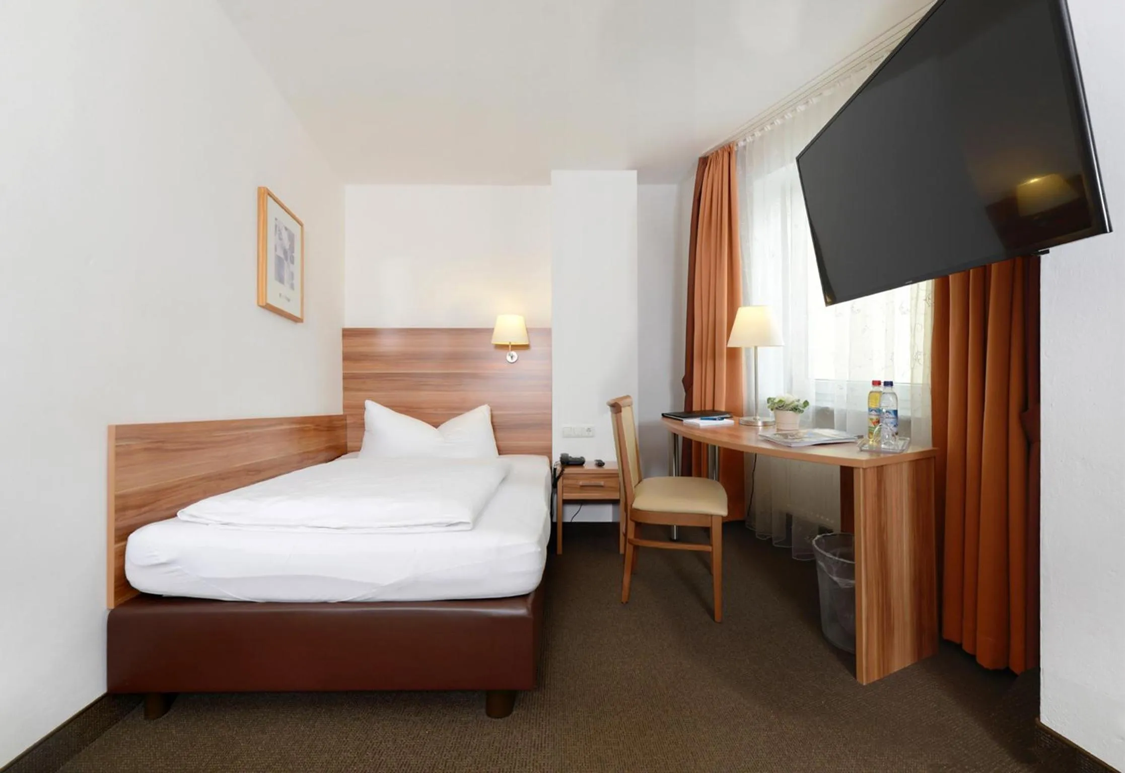 Bed in Hotel Bayerisch Meran