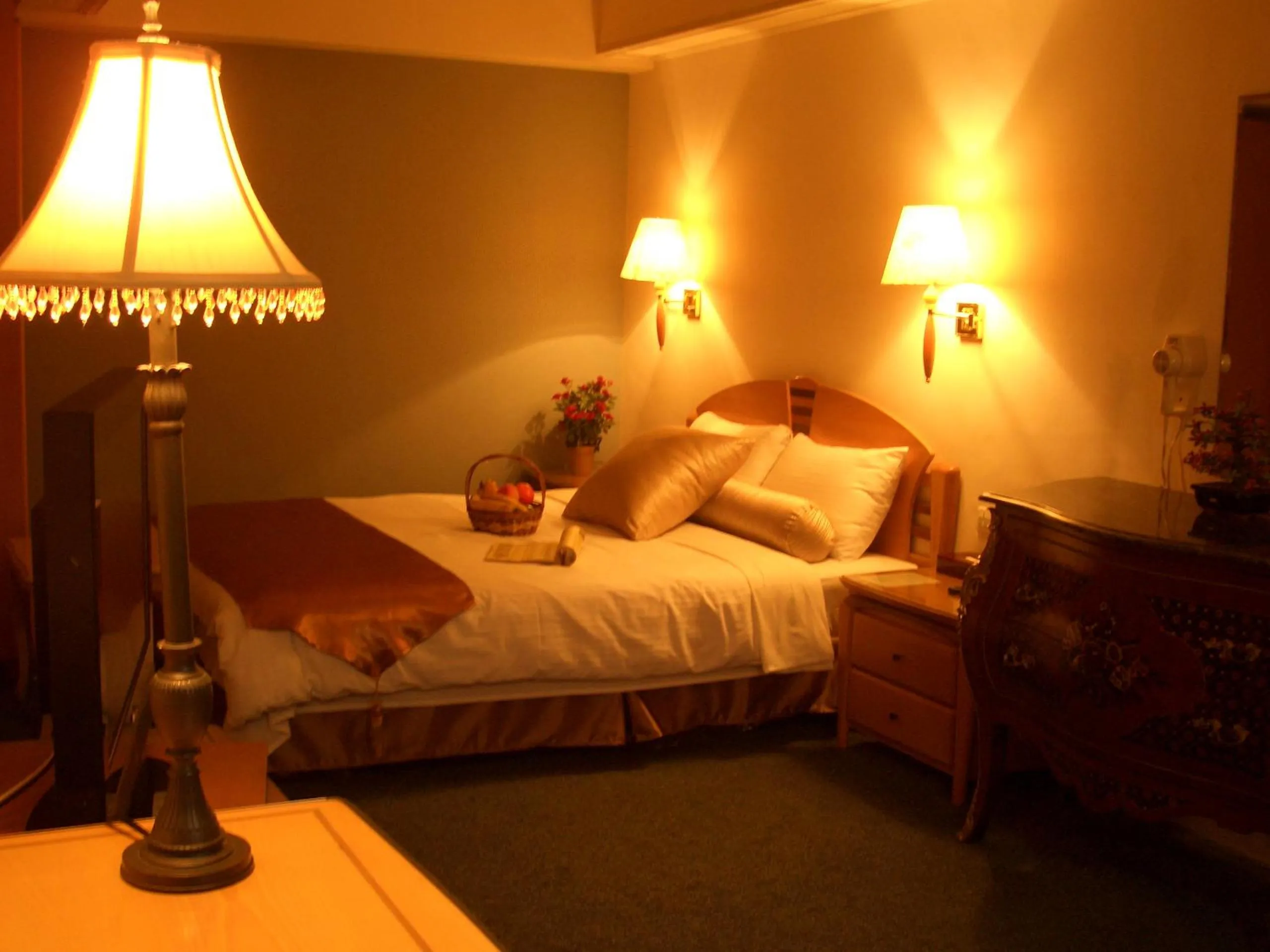 Photo of the whole room, Bed in Berkeley Business Hotel Zhongzheng