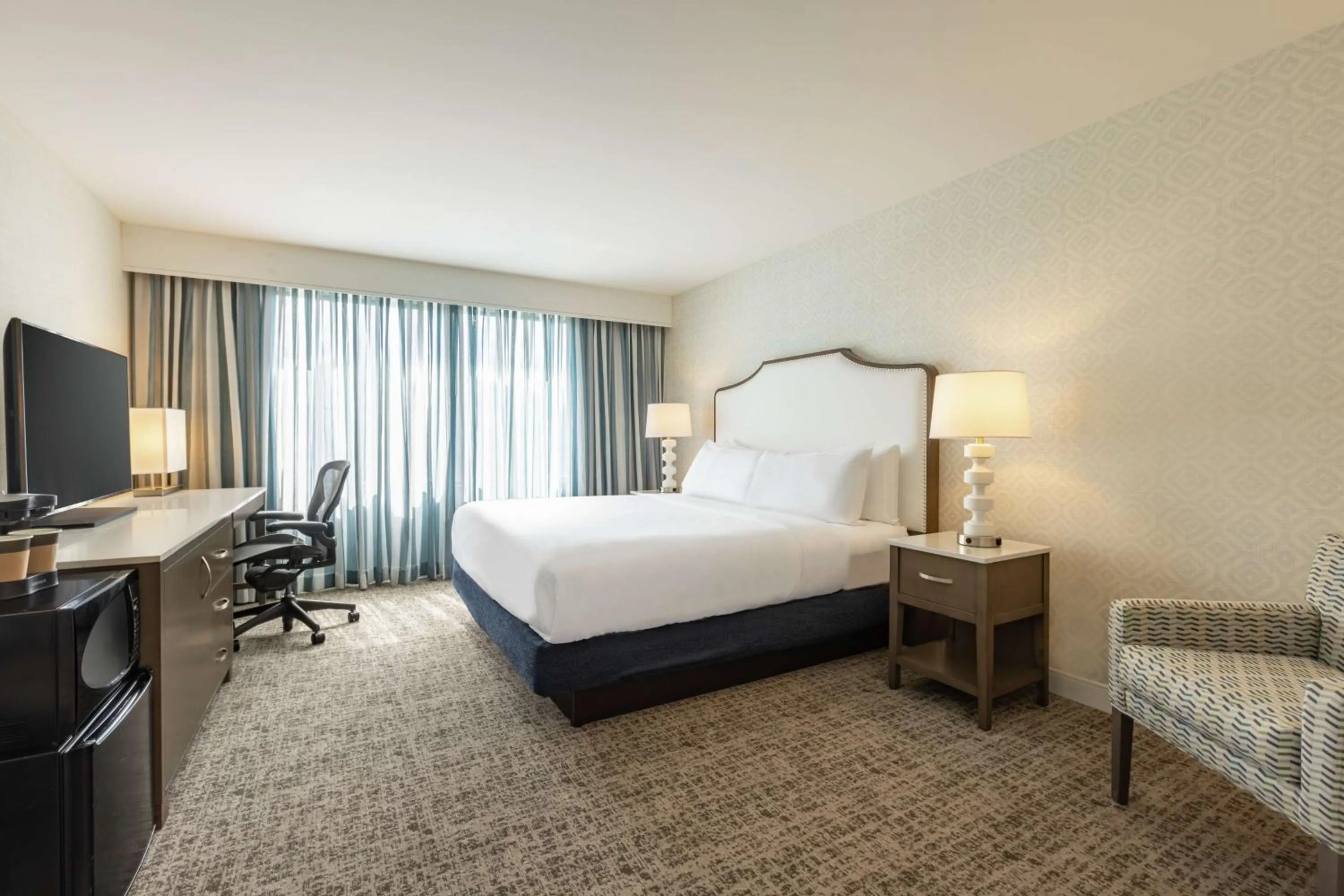 Bedroom, Bed in Embassy Suites by Hilton Philadelphia Valley Forge