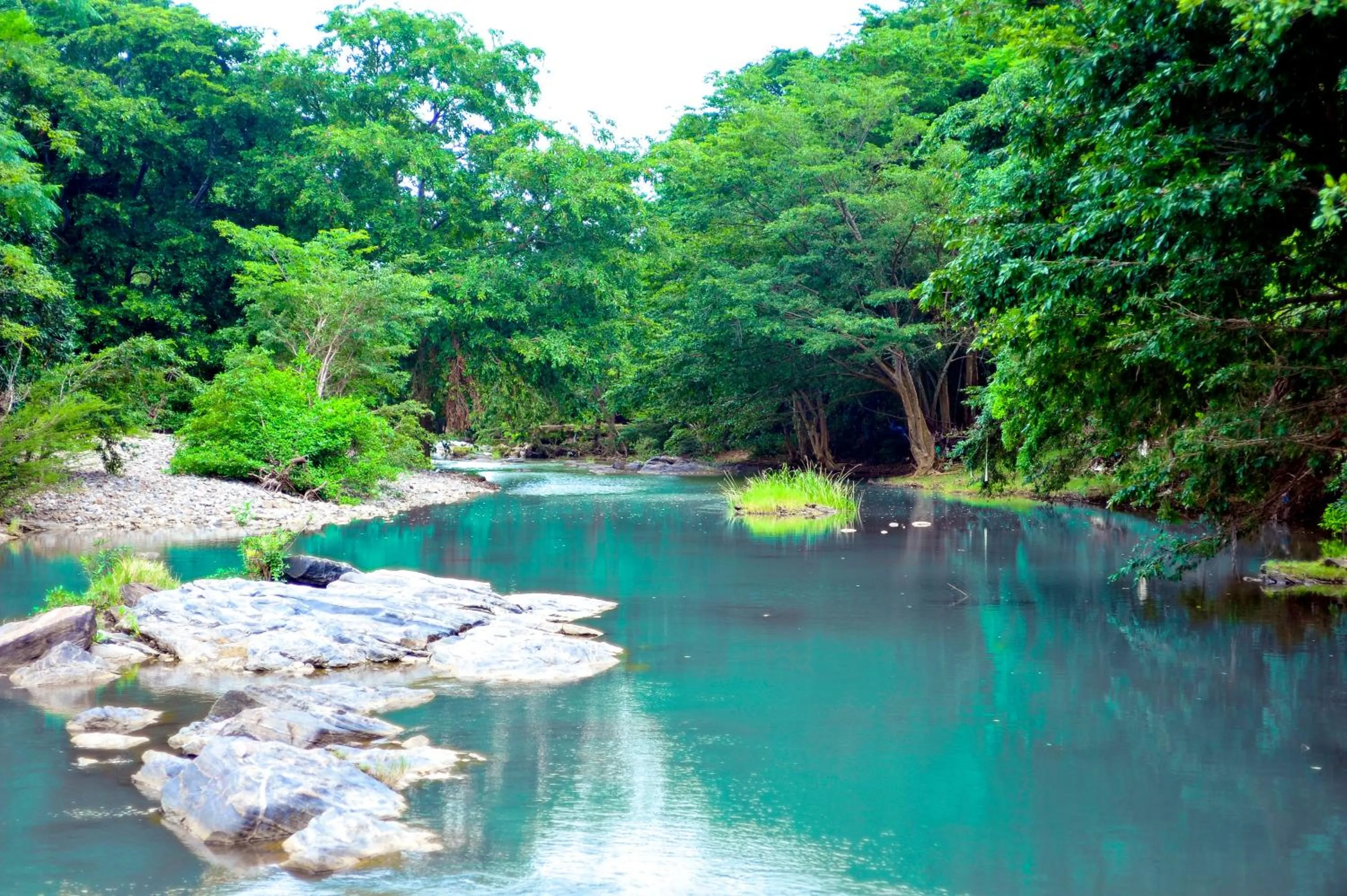 River view in Eliyanth Udawalawe