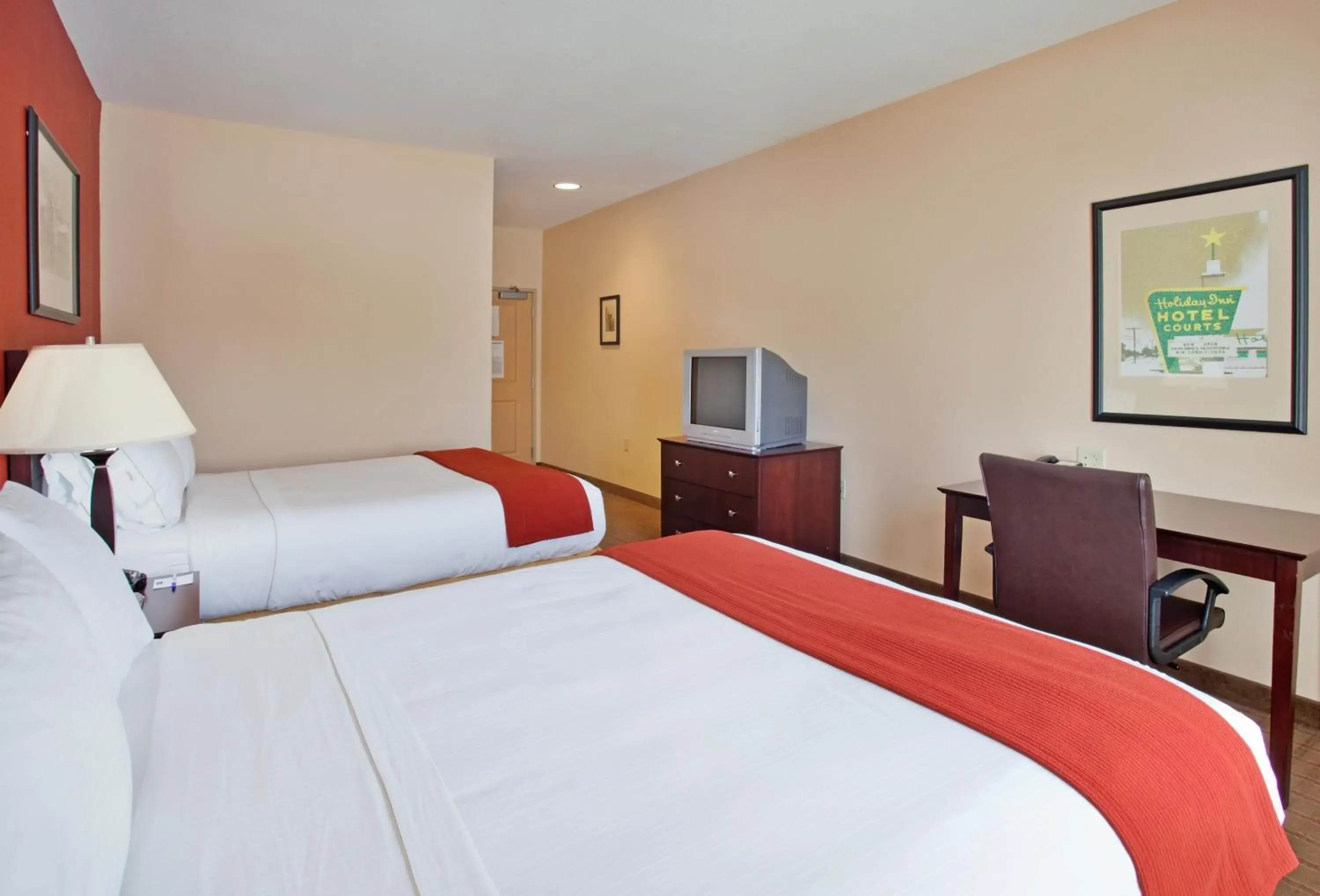 Bed in Holiday Inn Express & Suites East Wichita I-35 Andover by IHG Bed in Holiday Inn Express & Suites East Wichita I-35 Andover by IHG