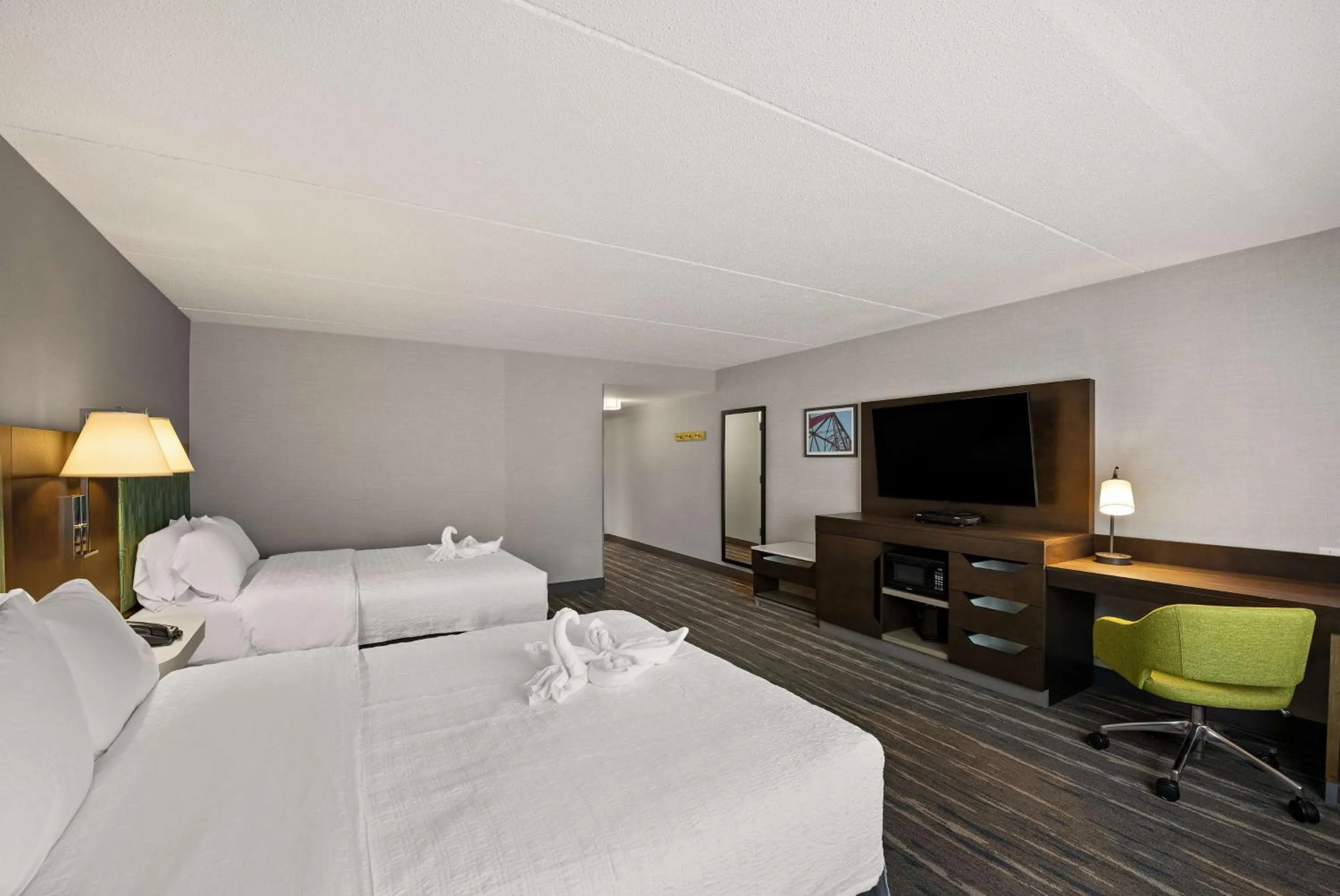 Bedroom, Bed in Hampton Inn & Suites Poughkeepsie