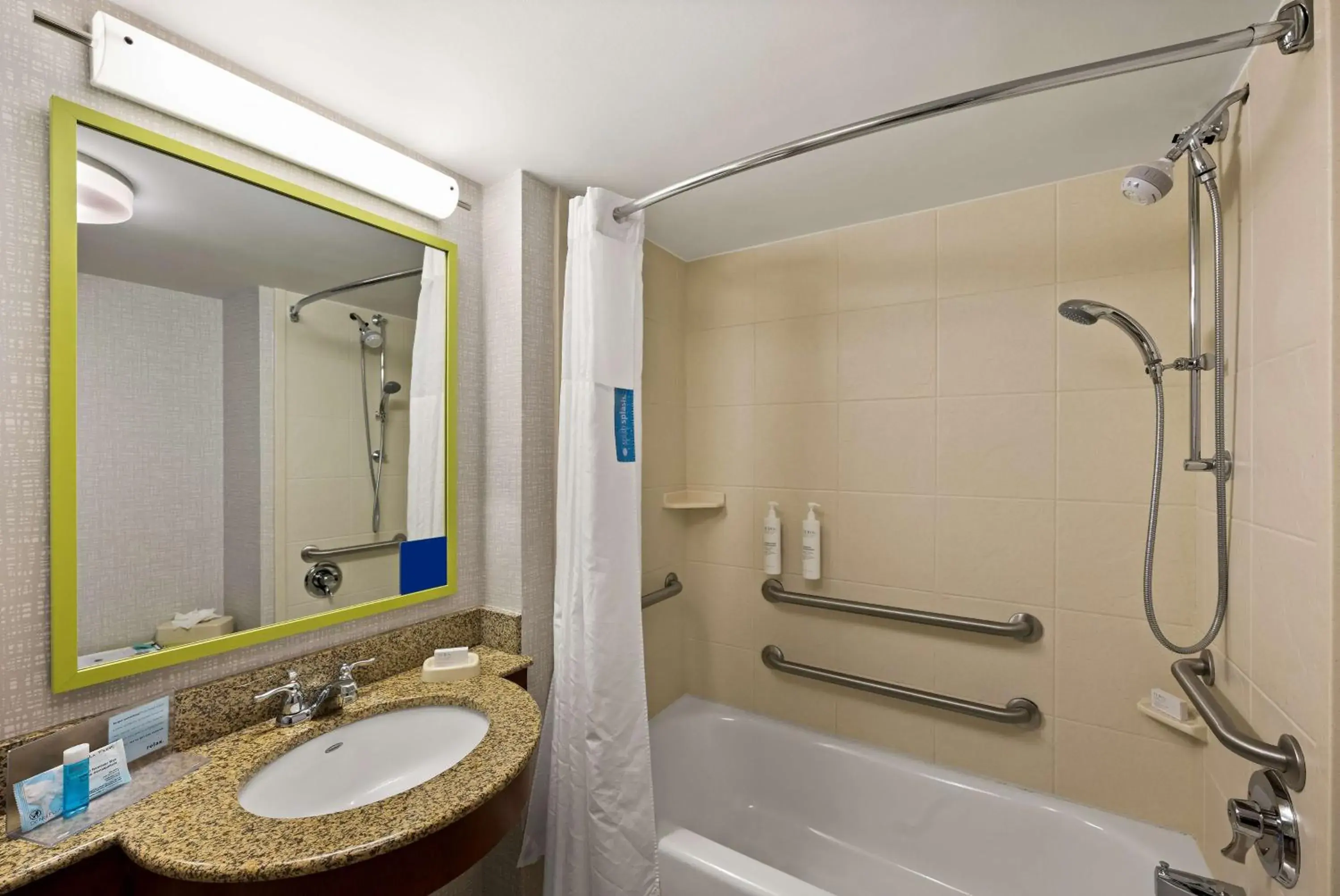 King Room with Accessible Tub - Mobility and Hearing Access/Non-Smoking in Hampton Inn & Suites Poughkeepsie King Room with Accessible Tub - Mobility and Hearing Access/Non-Smoking in Hampton Inn & Suites Poughkeepsie
