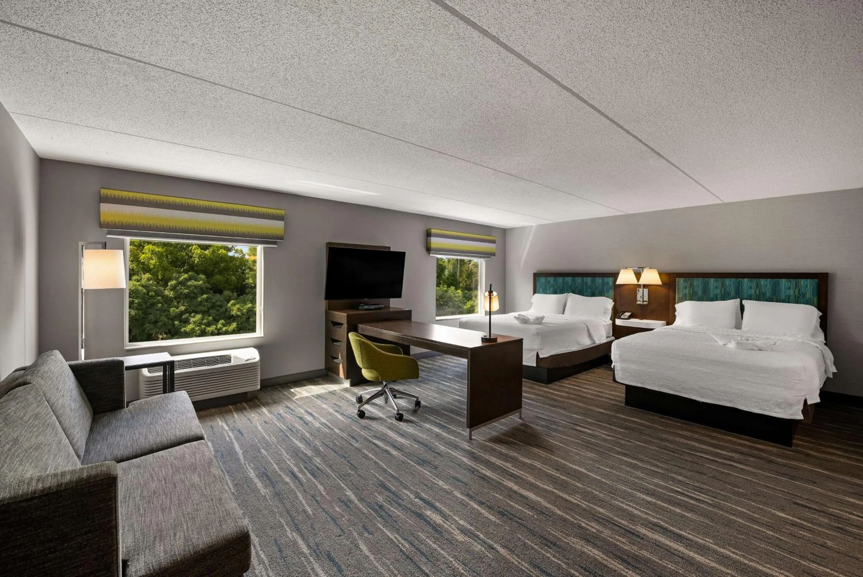 Bedroom, Bed in Hampton Inn & Suites Poughkeepsie