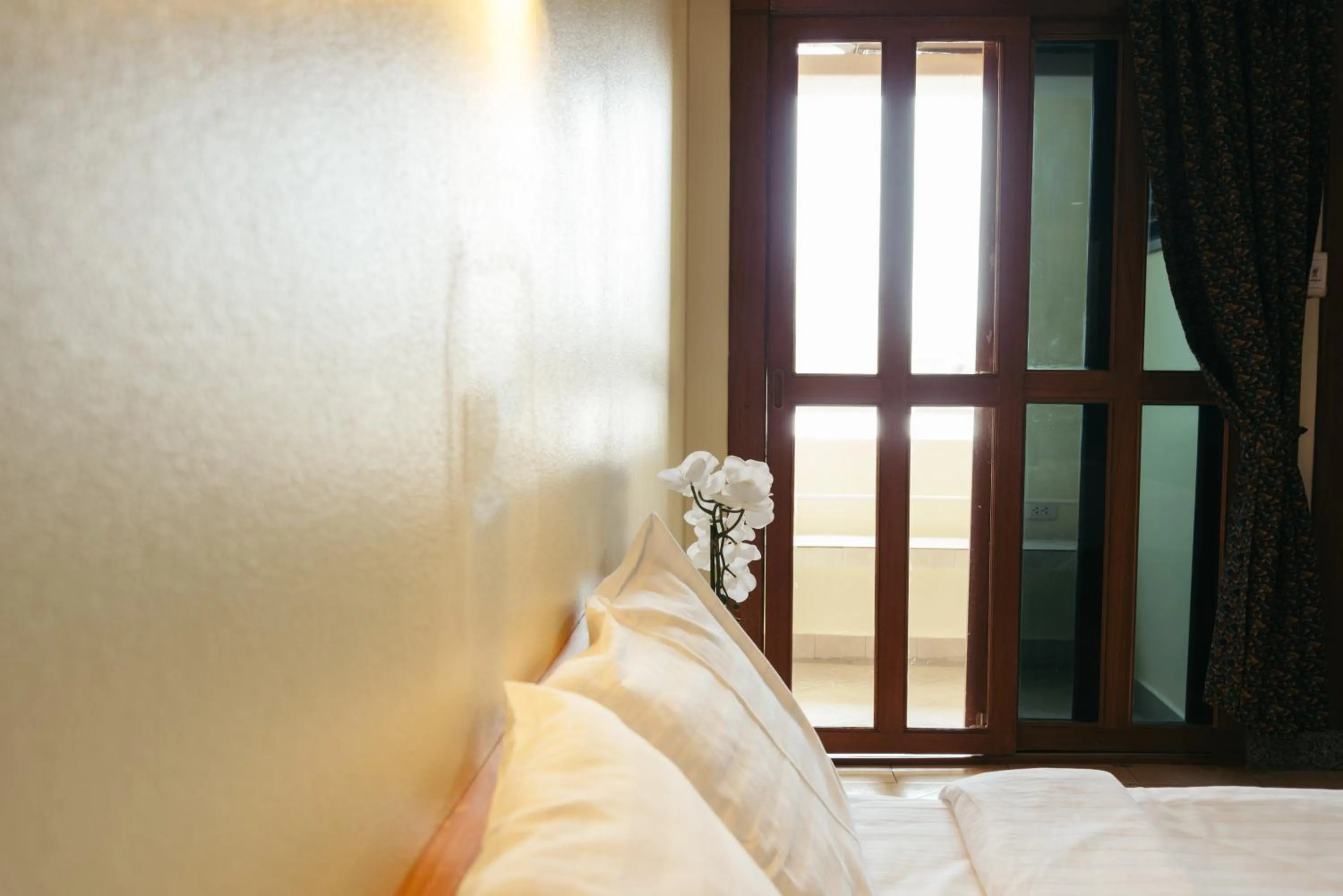 Balcony/Terrace, Bed in Link Mansion