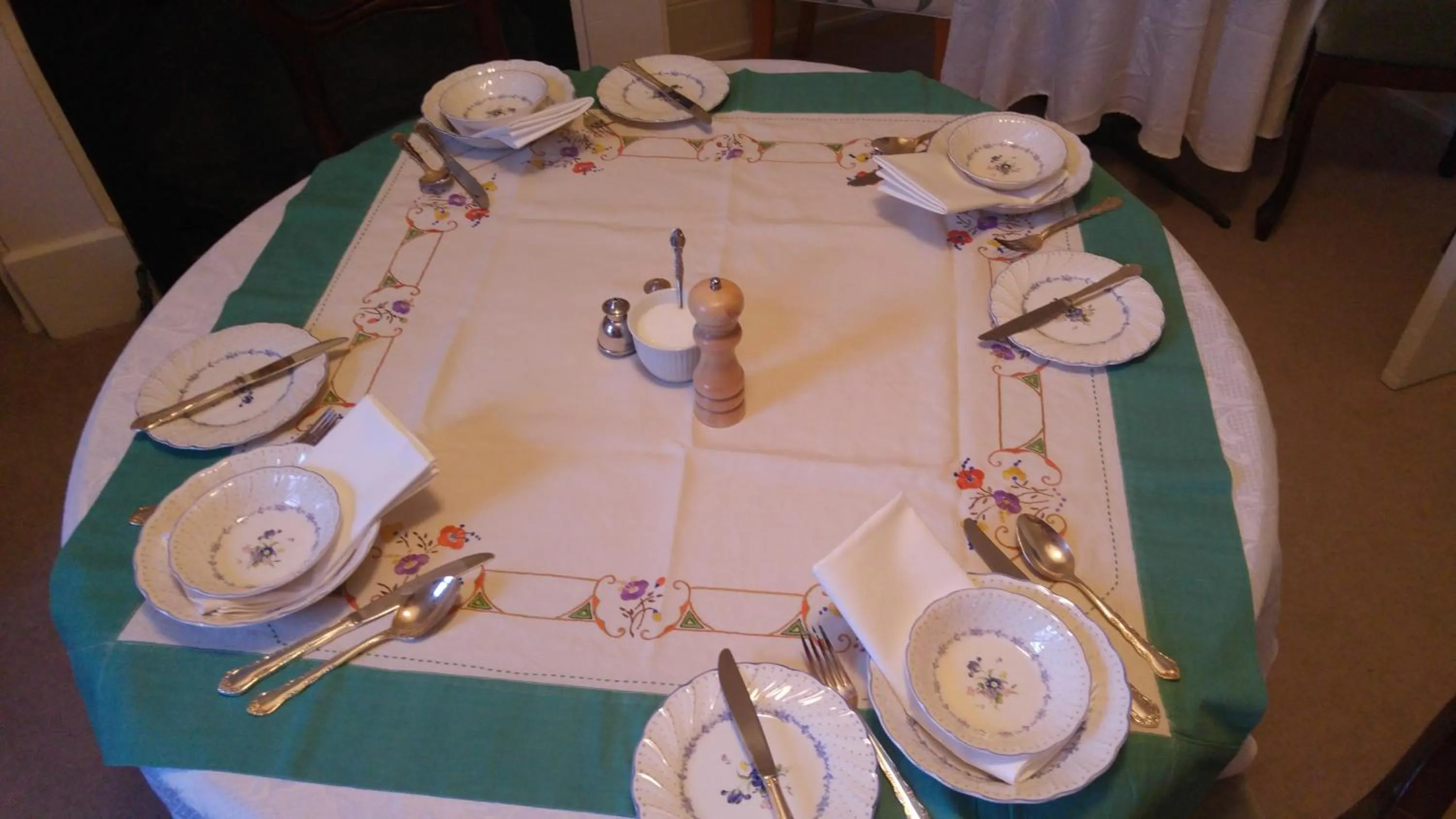 Dining area in The Graces Beechworth