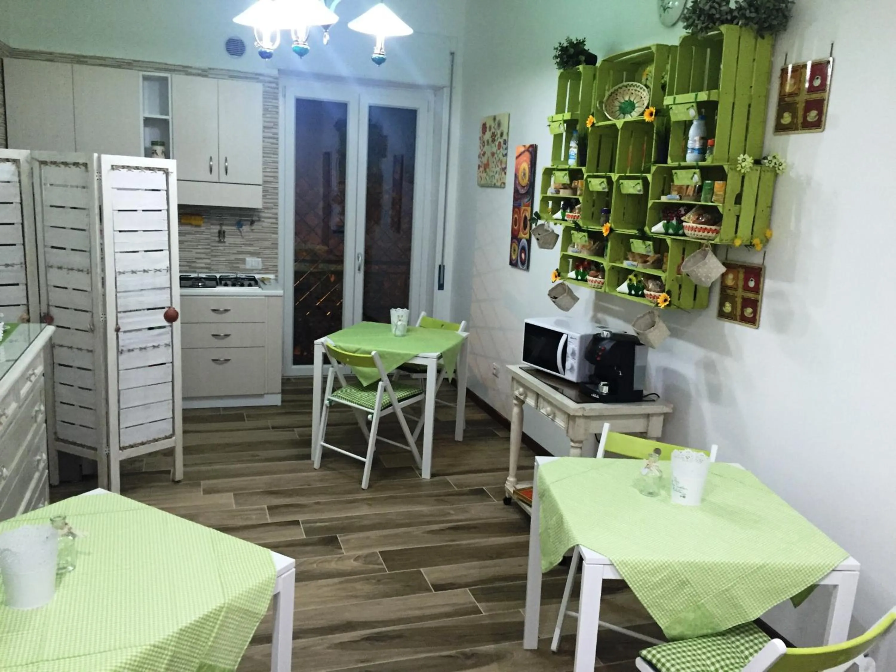Communal kitchen in B&B Castello