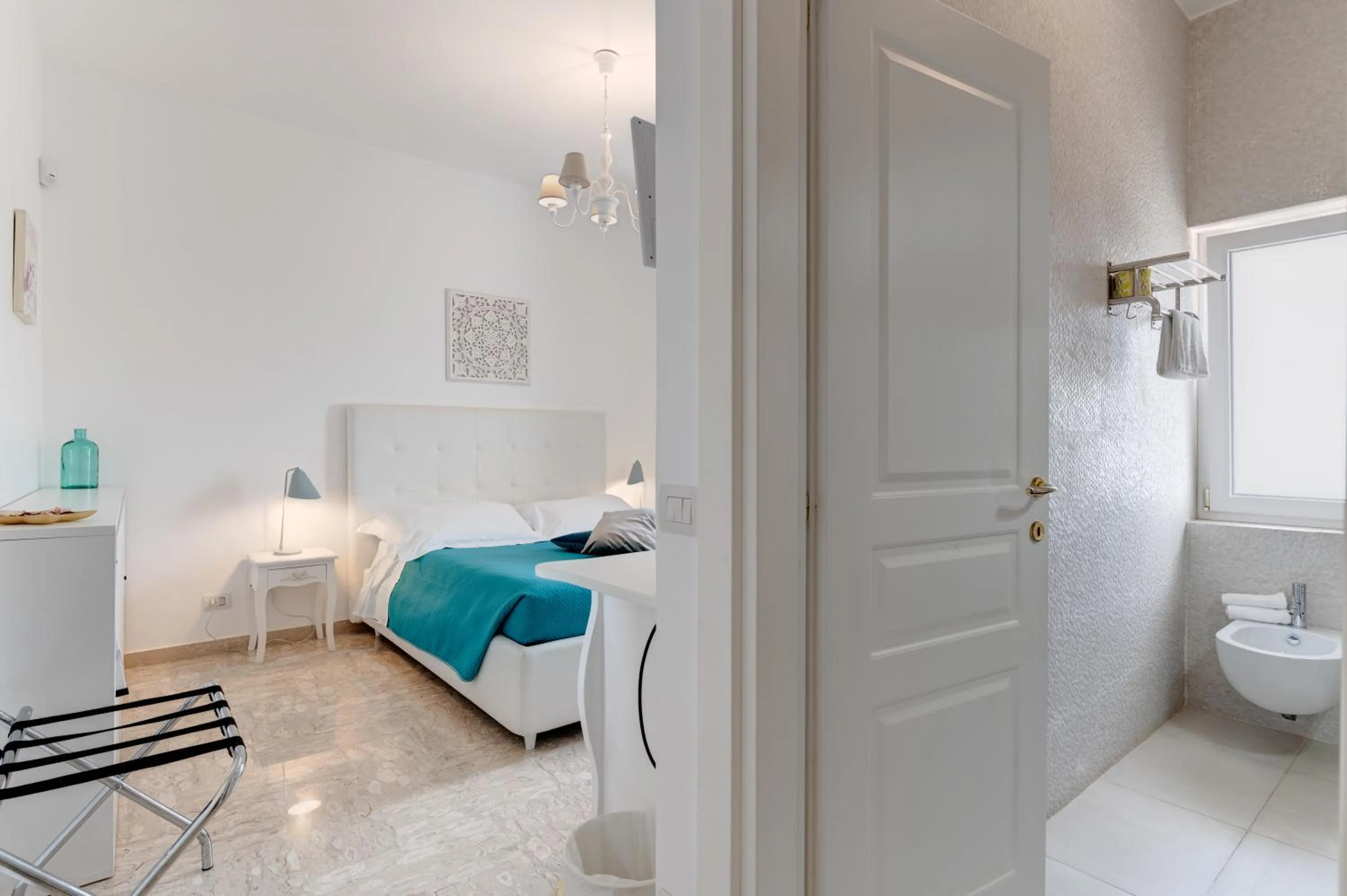 Toilet, Bed in La Terrazza Sulla Rupe Relais