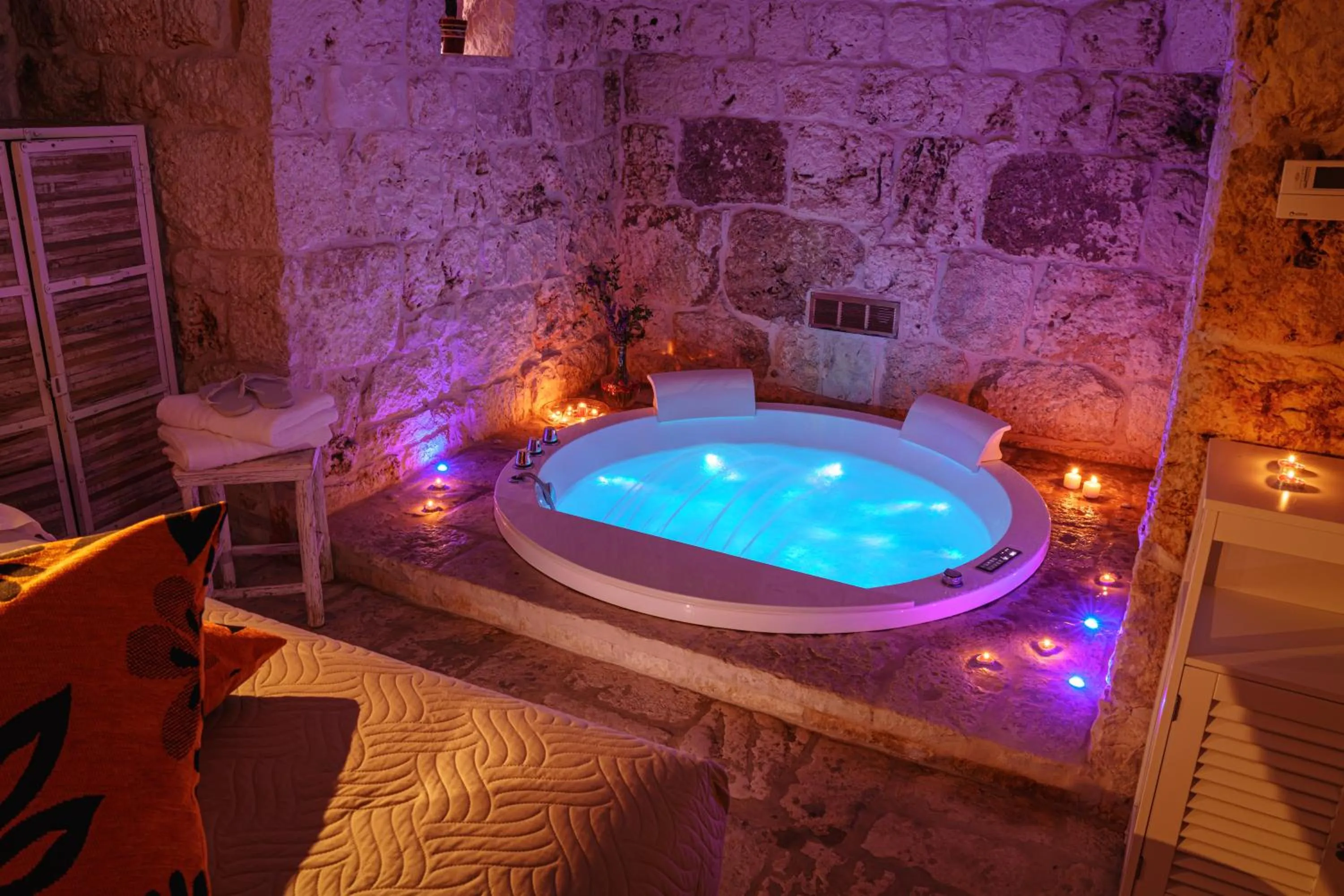 Hot Tub in La Terrazza Sulla Rupe Relais