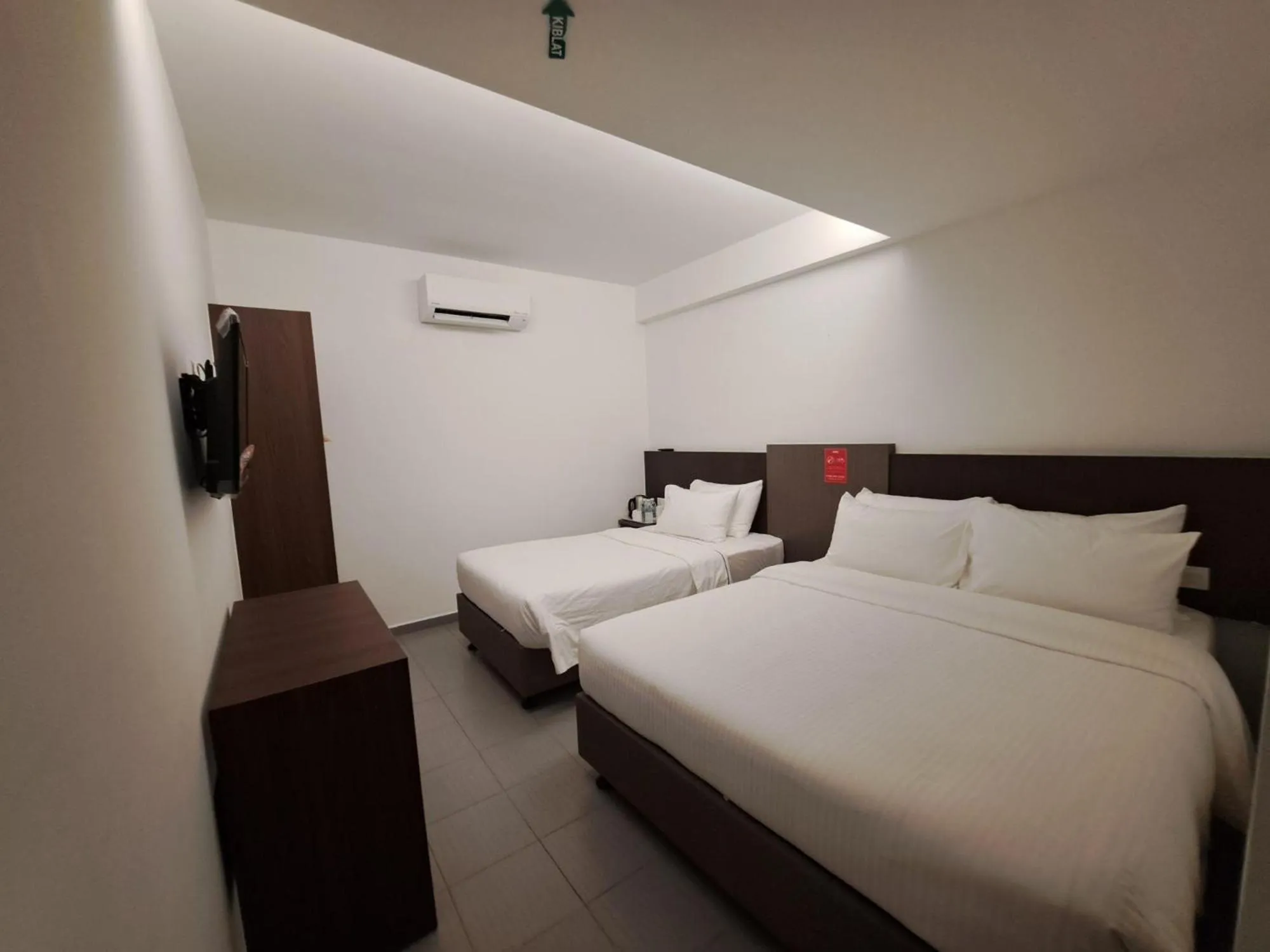 Bed in Hotel Al Abraar