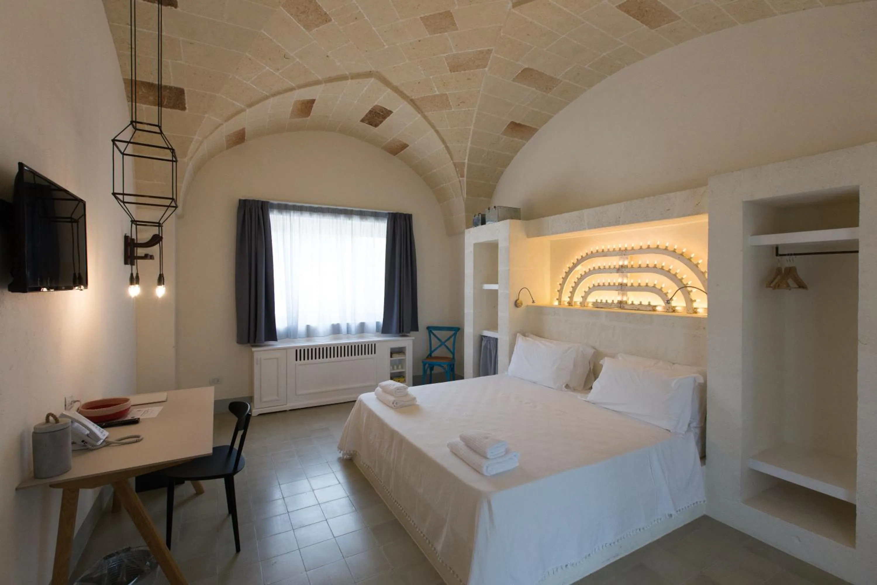 Photo of the whole room, Bed in Vinilia Wine Resort