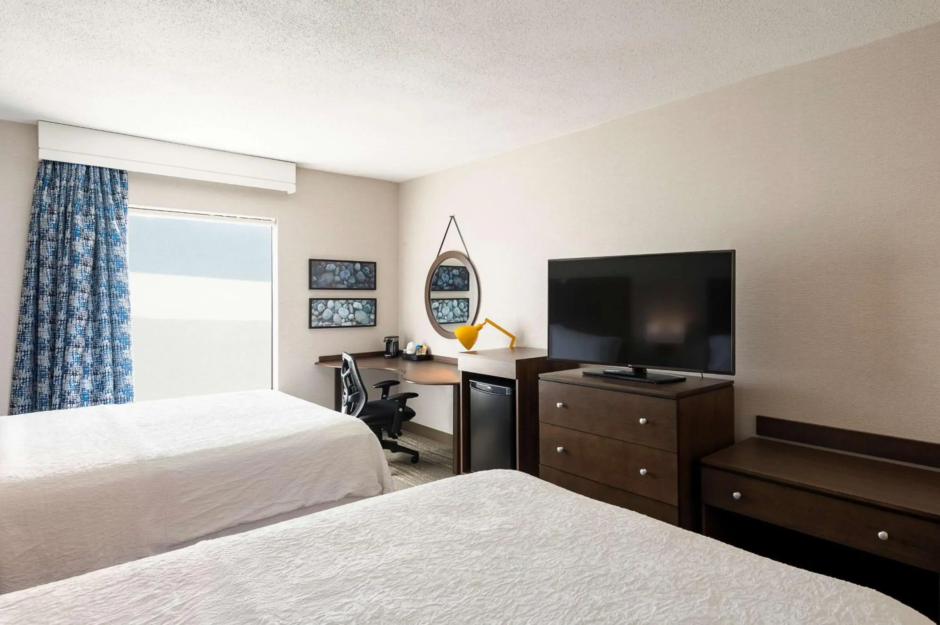 Bed in Hampton Inn & Suites by Hilton Dartmouth - Halifax Bed in Hampton Inn & Suites by Hilton Dartmouth - Halifax