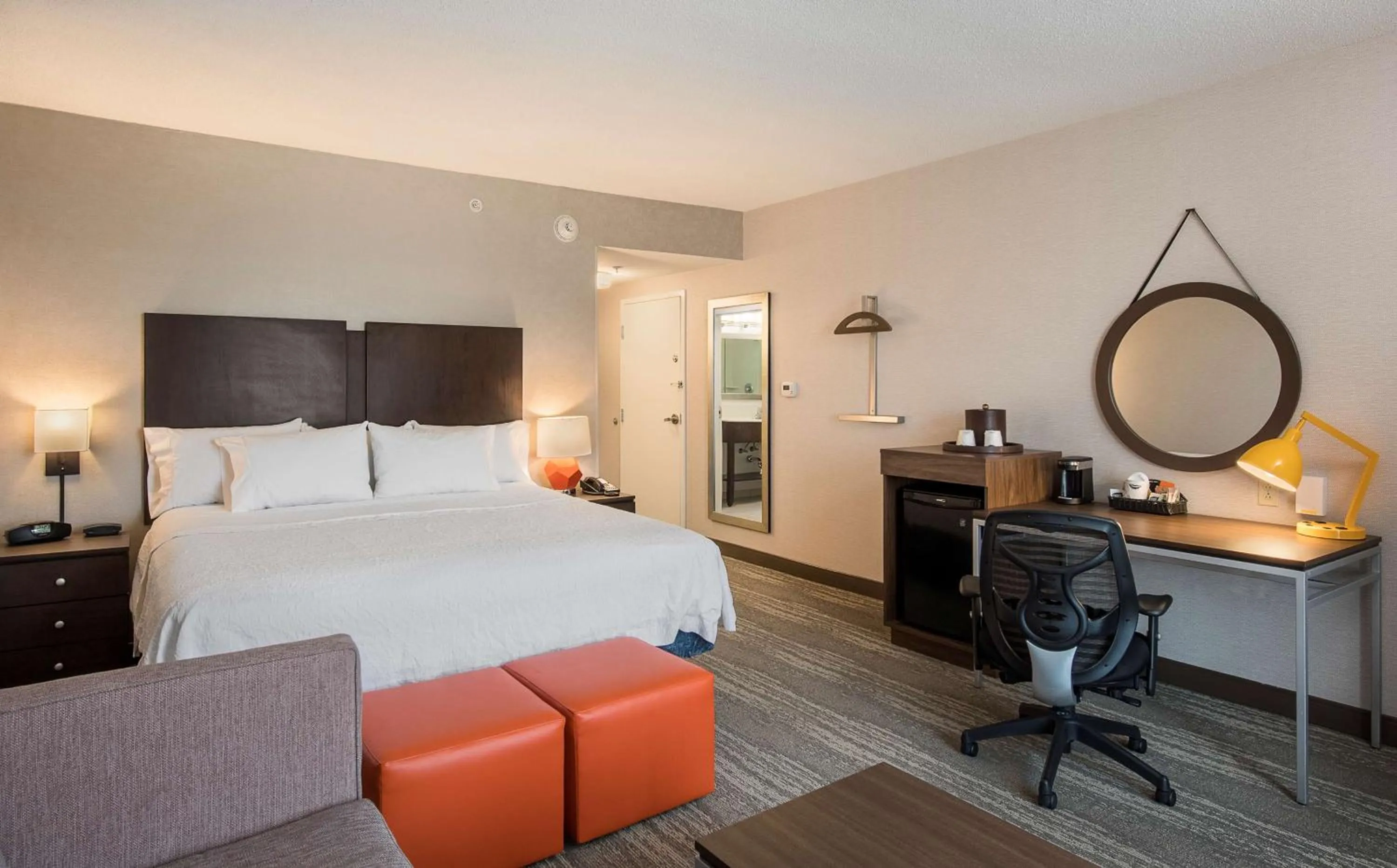 Bed in Hampton Inn & Suites by Hilton Dartmouth - Halifax