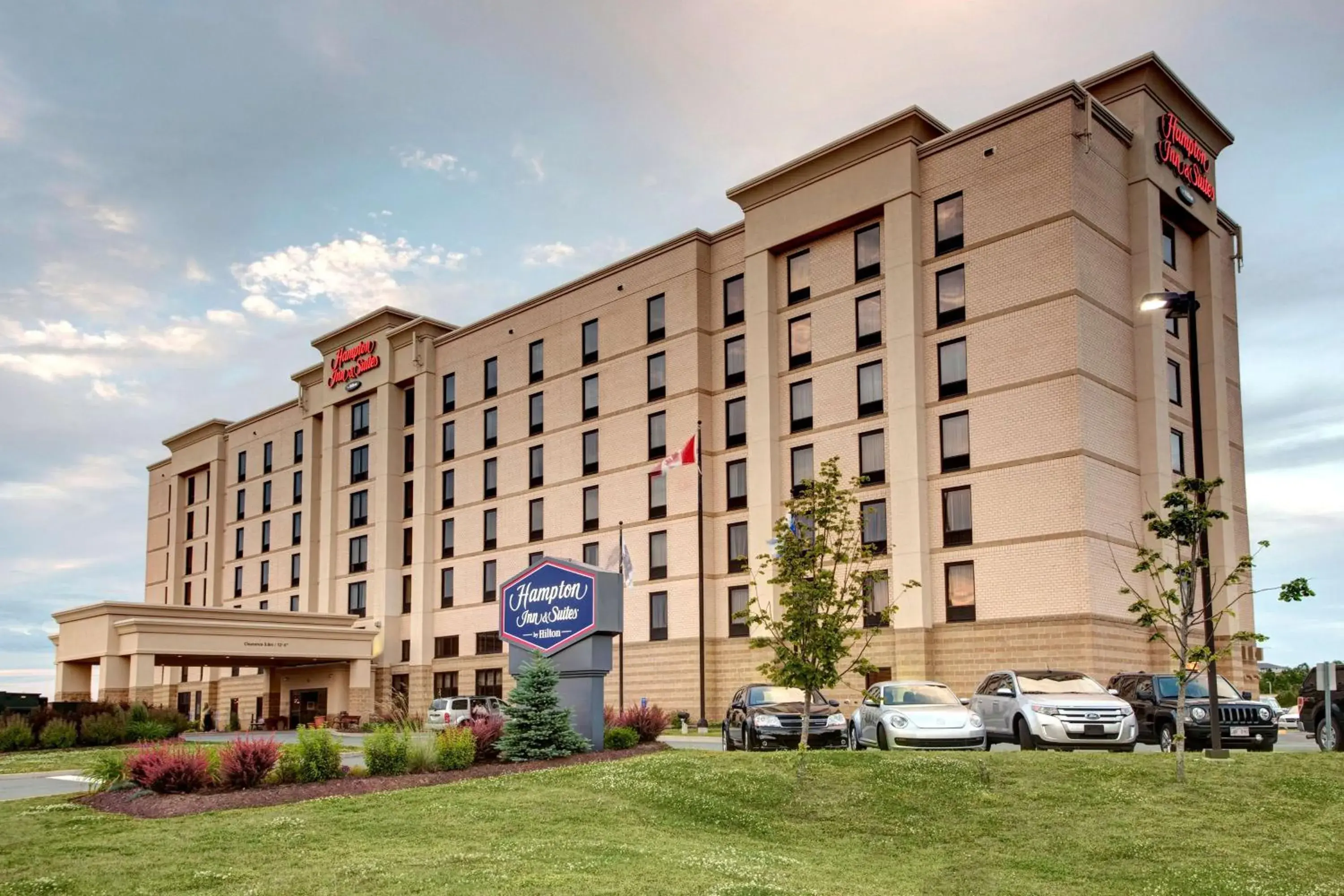 Property building in Hampton Inn & Suites by Hilton Dartmouth - Halifax Property building in Hampton Inn & Suites by Hilton Dartmouth - Halifax