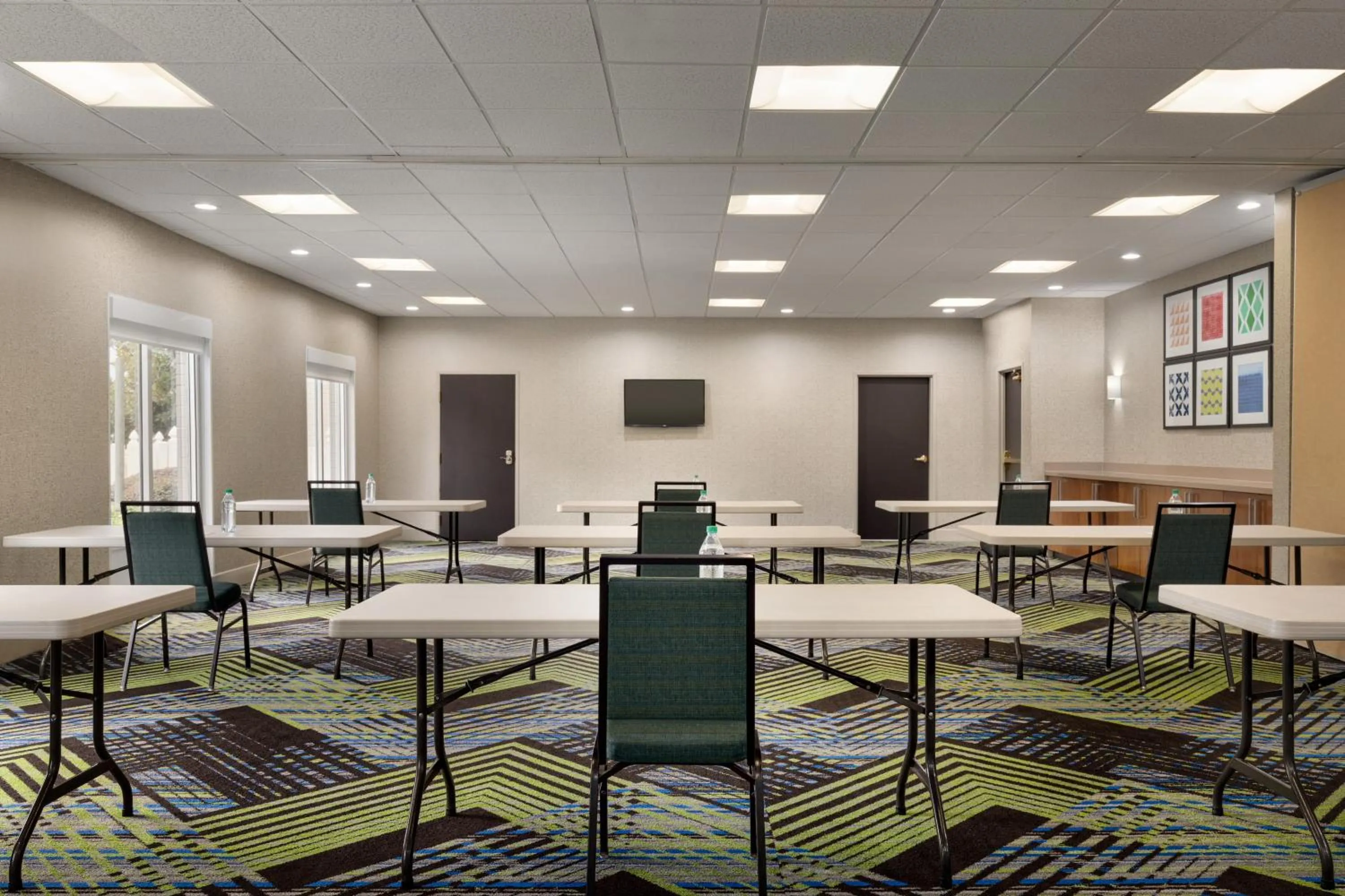 Meeting/conference room in Holiday Inn Express Hotel & Suites Auburn - University Area by IHG