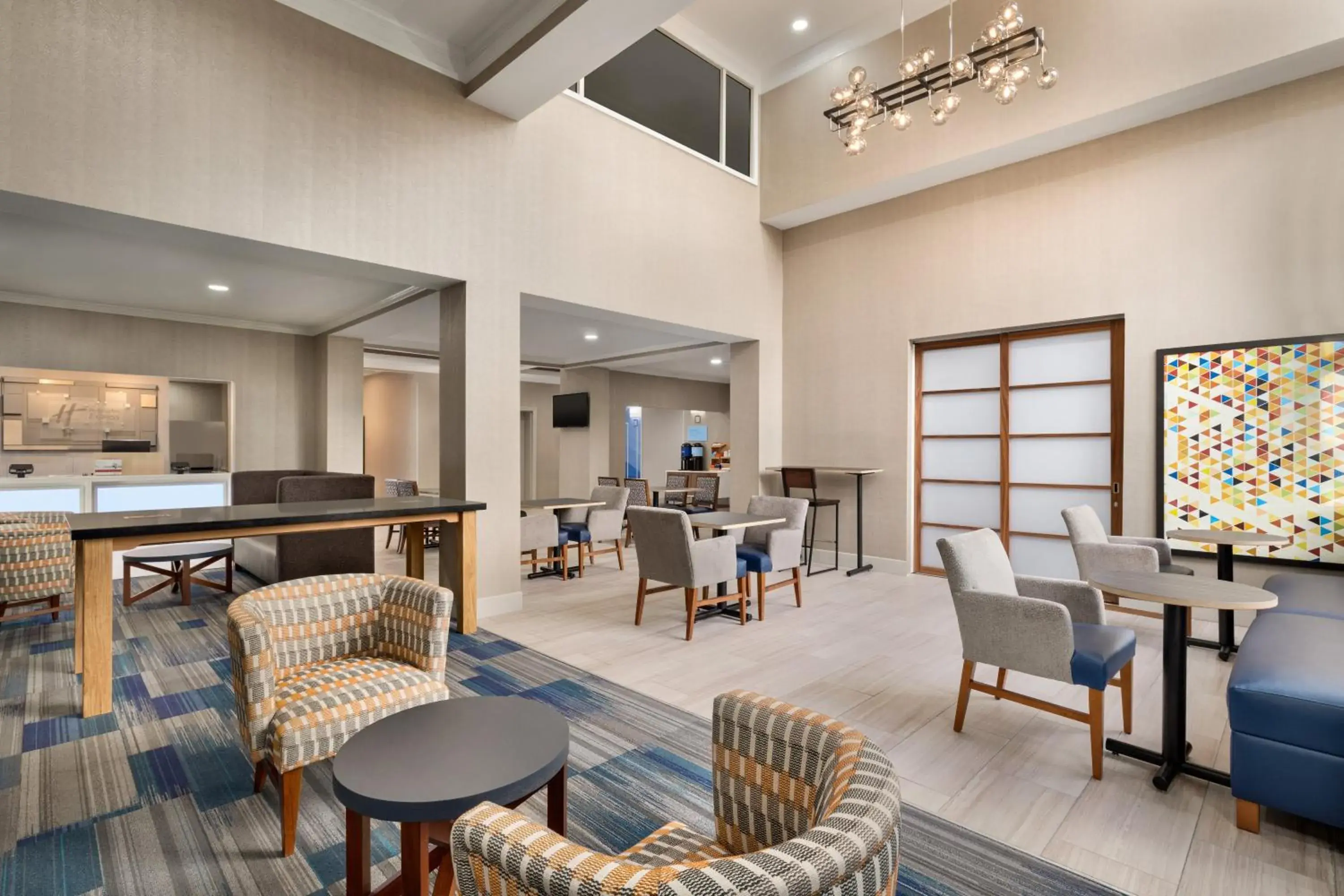 Property building in Holiday Inn Express Hotel & Suites Auburn - University Area by IHG Property building in Holiday Inn Express Hotel & Suites Auburn - University Area by IHG