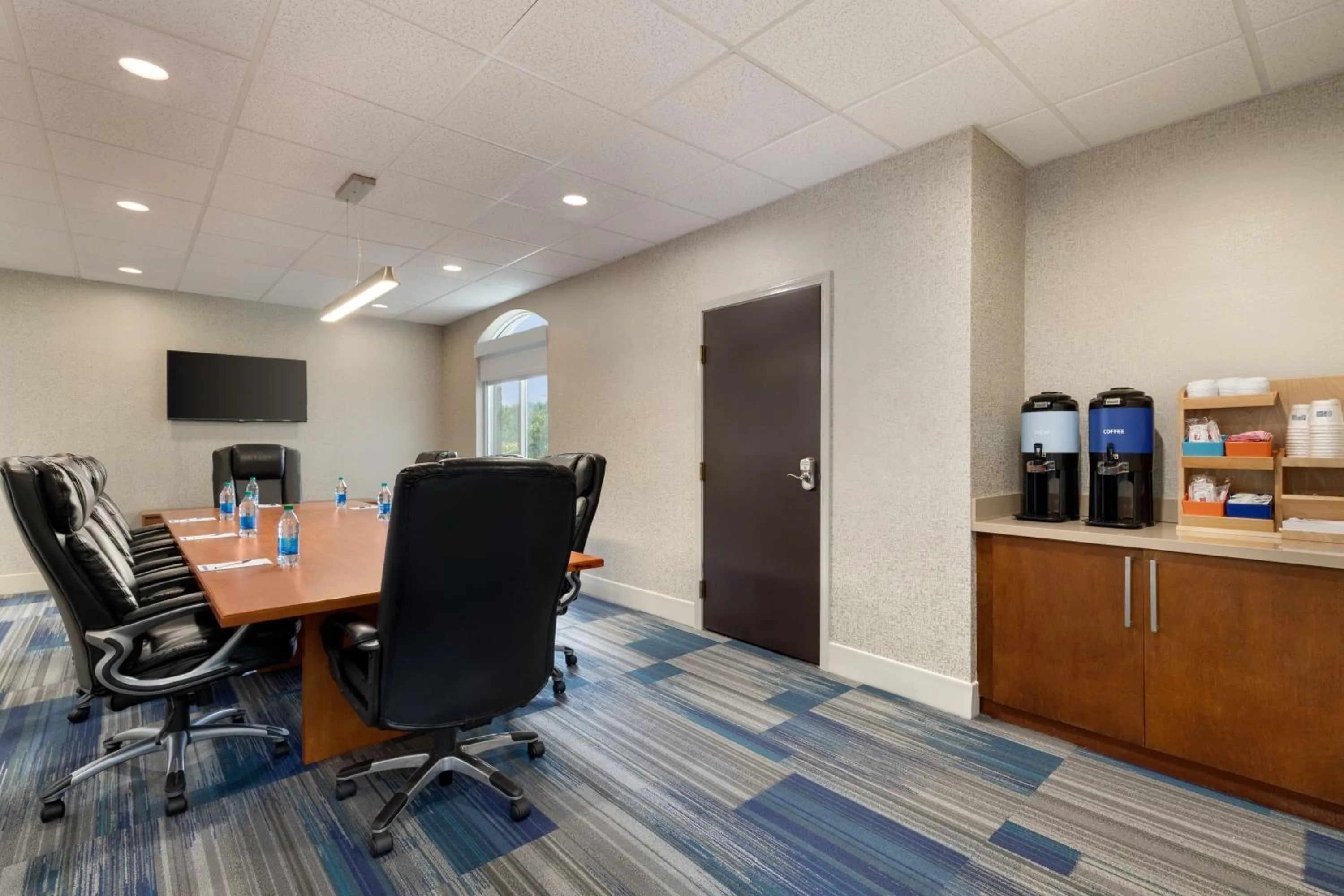 Meeting/conference room in Holiday Inn Express Hotel & Suites Auburn - University Area by IHG