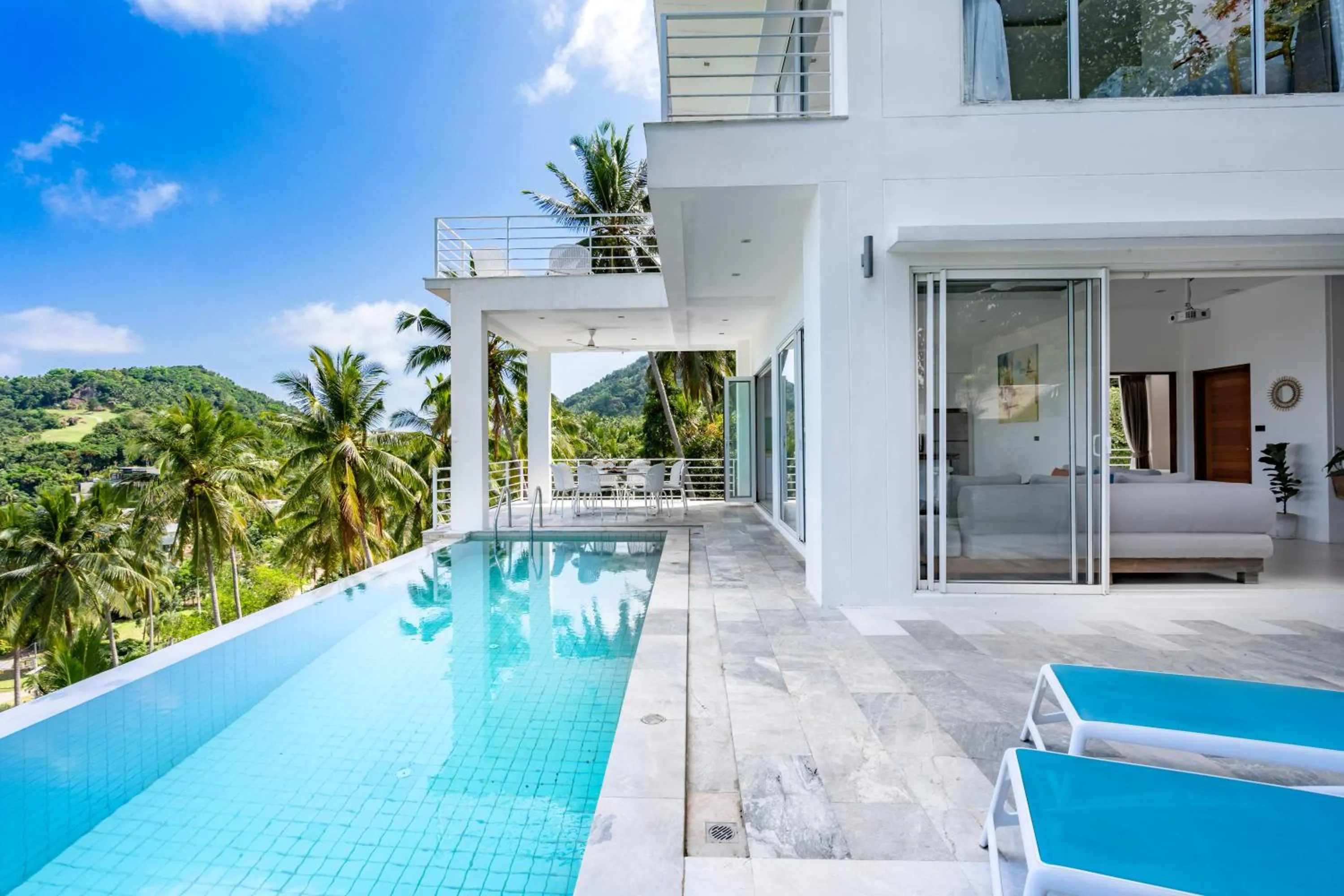 Property building in Villa Melo