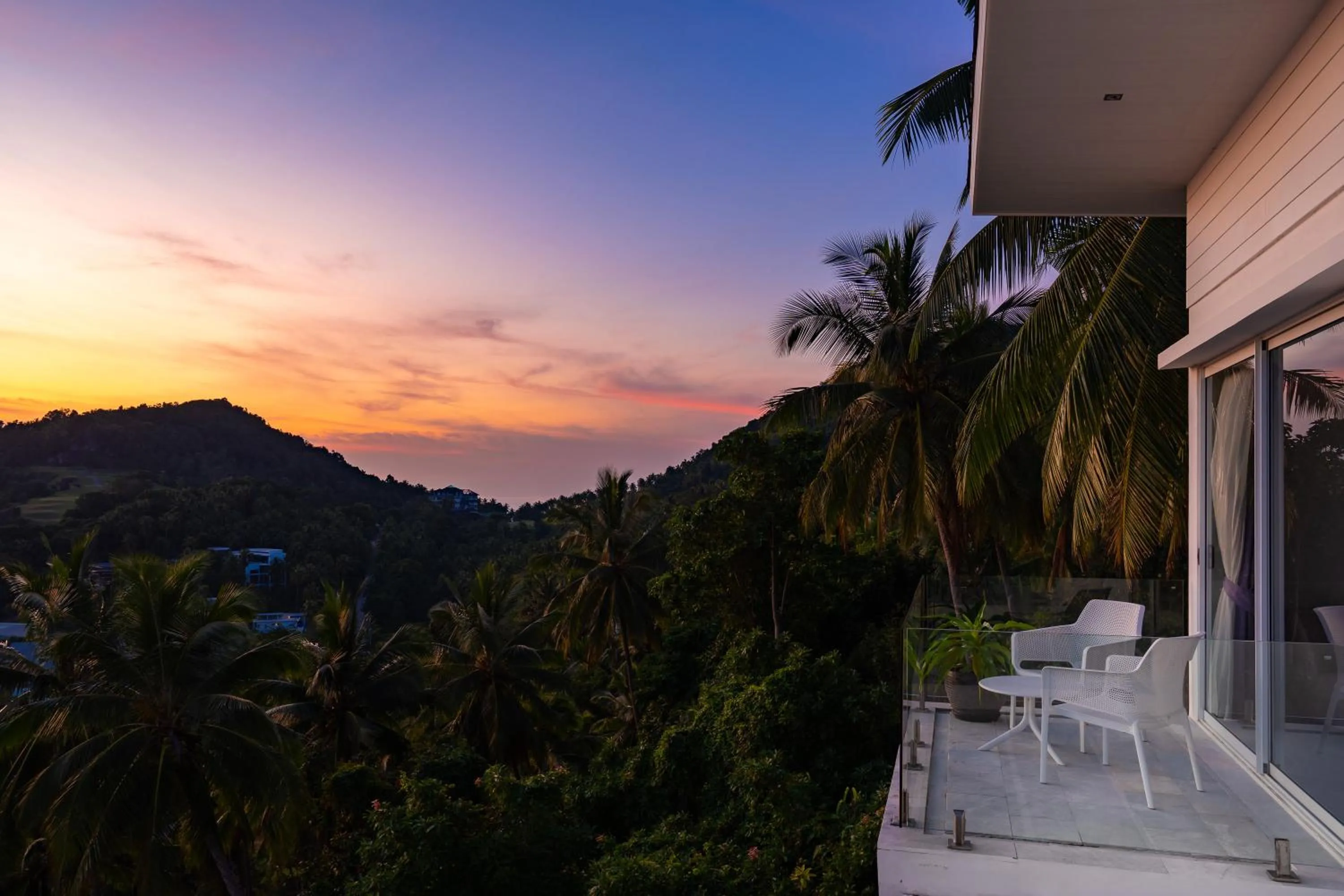 Sunrise in Villa Melo