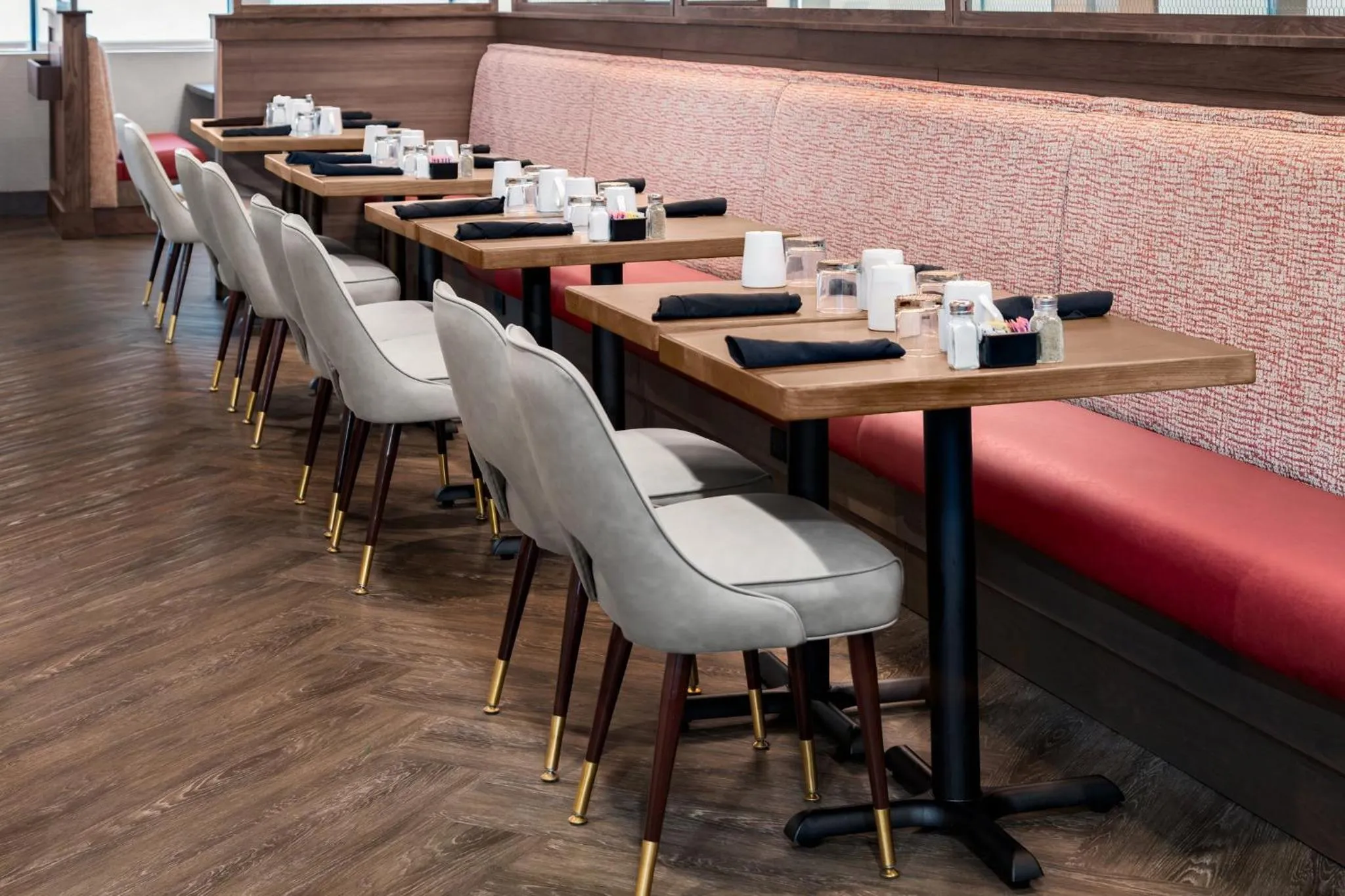 Restaurant/places to eat in Holiday Inn Wichita East I-35 by IHG