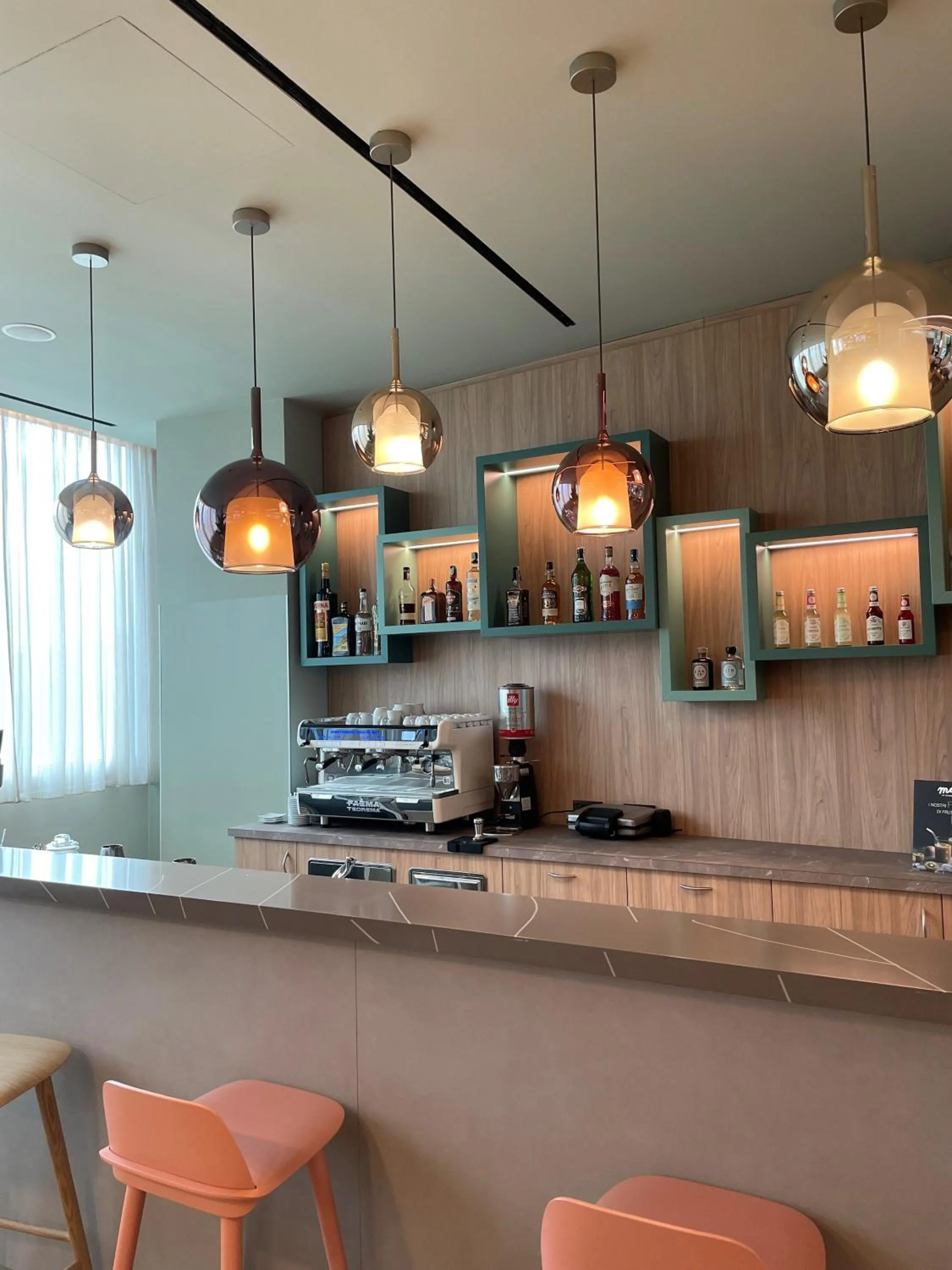 Lounge or bar in H2C Hotel Milanofiori