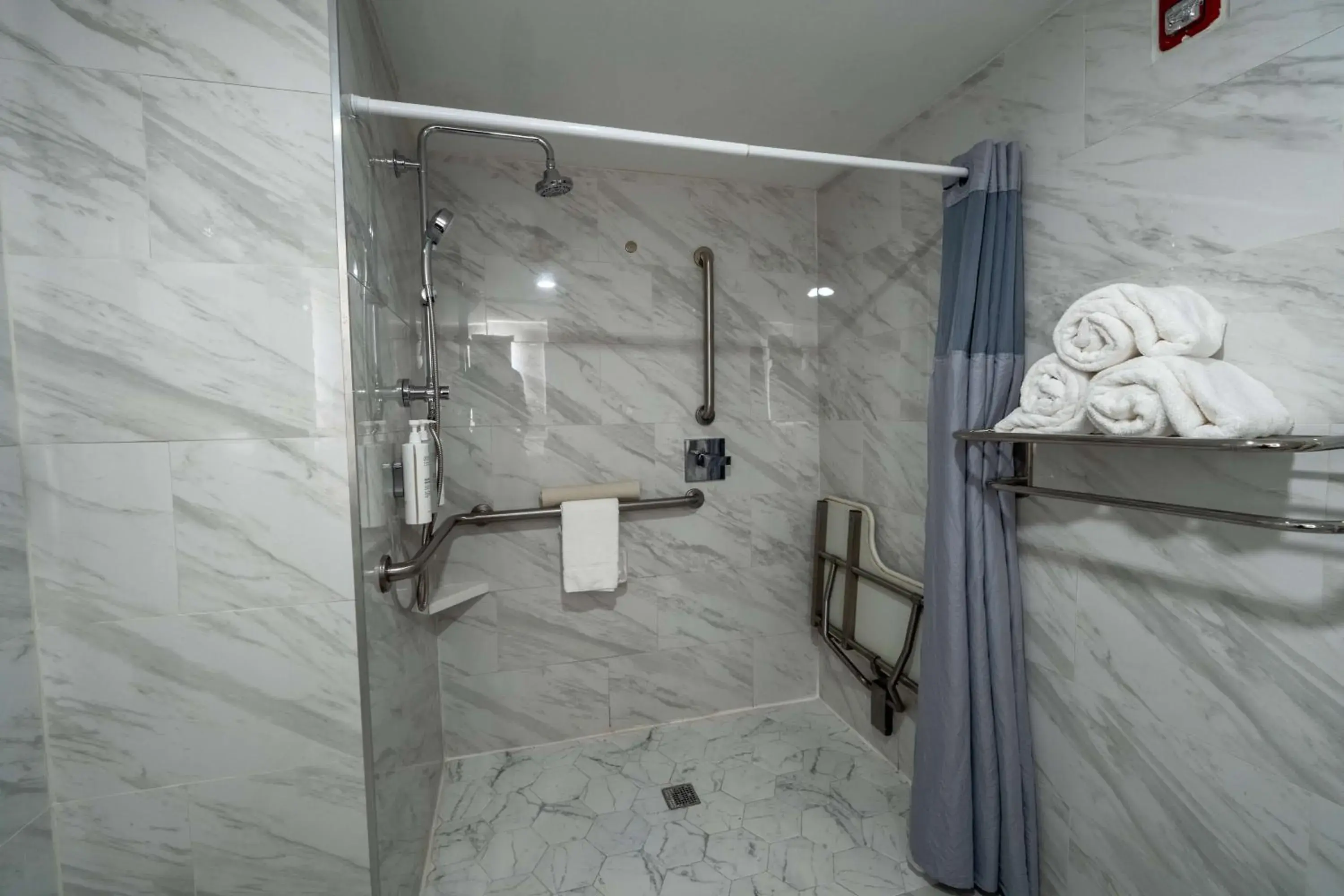 Bathroom in Hampton Inn St Augustine Downtown Historic Distric Bathroom in Hampton Inn St Augustine Downtown Historic Distric