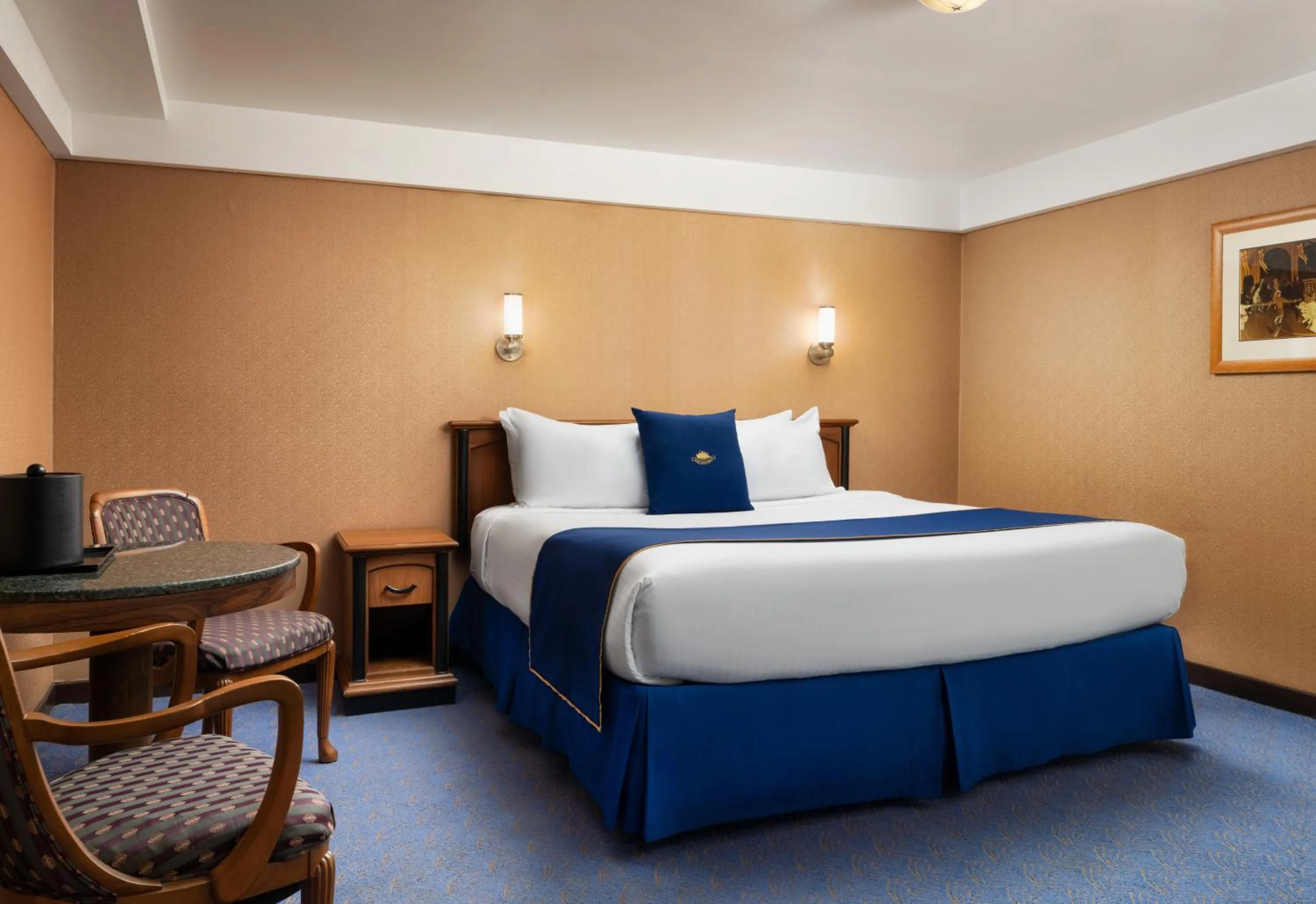 Bedroom, Bed in The Queen Mary